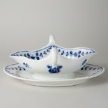 Meissen Sauciere Festonkranz 1. Wahl Knaufzeit, 1815-1924