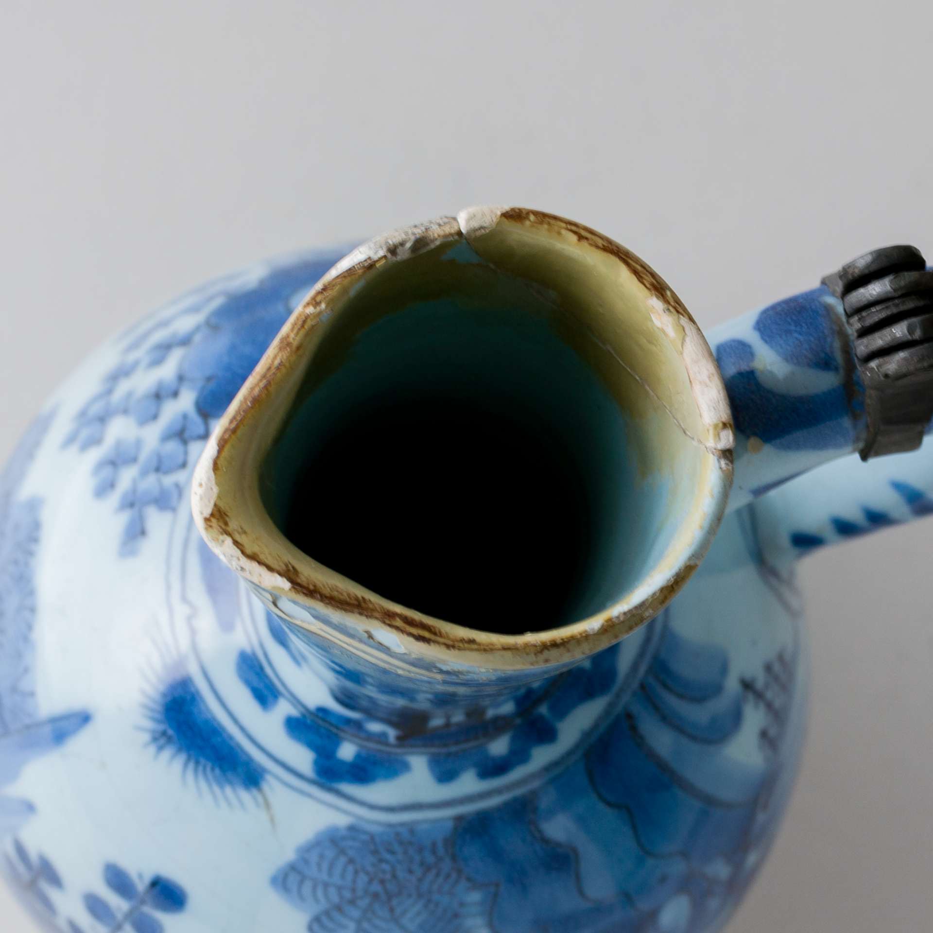 Fayence Delft Krug mit Zinndeckel im Chinesischen Stil  Ende 18. Jhd - Bild 11 aus 12