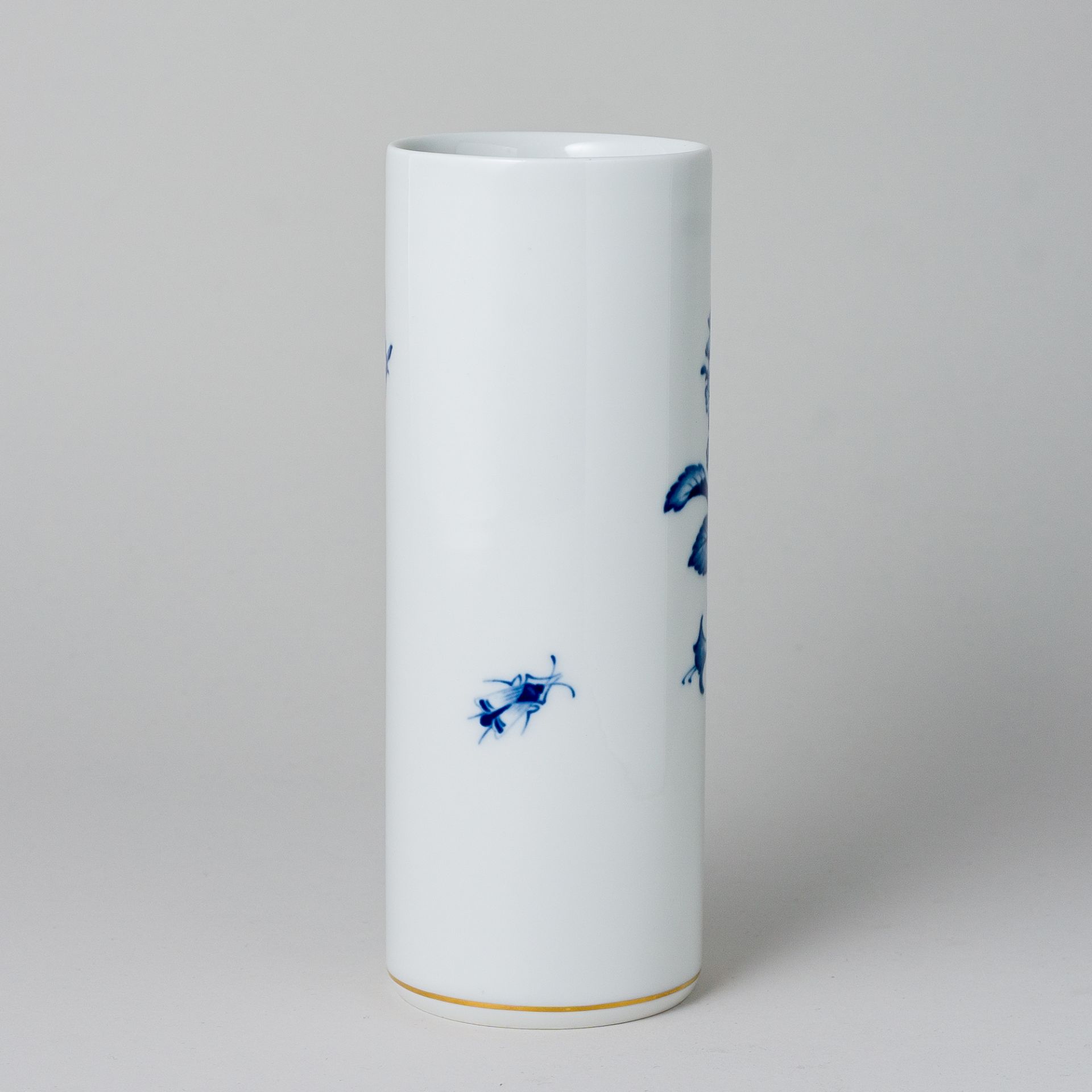 Meissen Vase 17 cm Blaue Blume 2. Wahl - Image 3 of 6