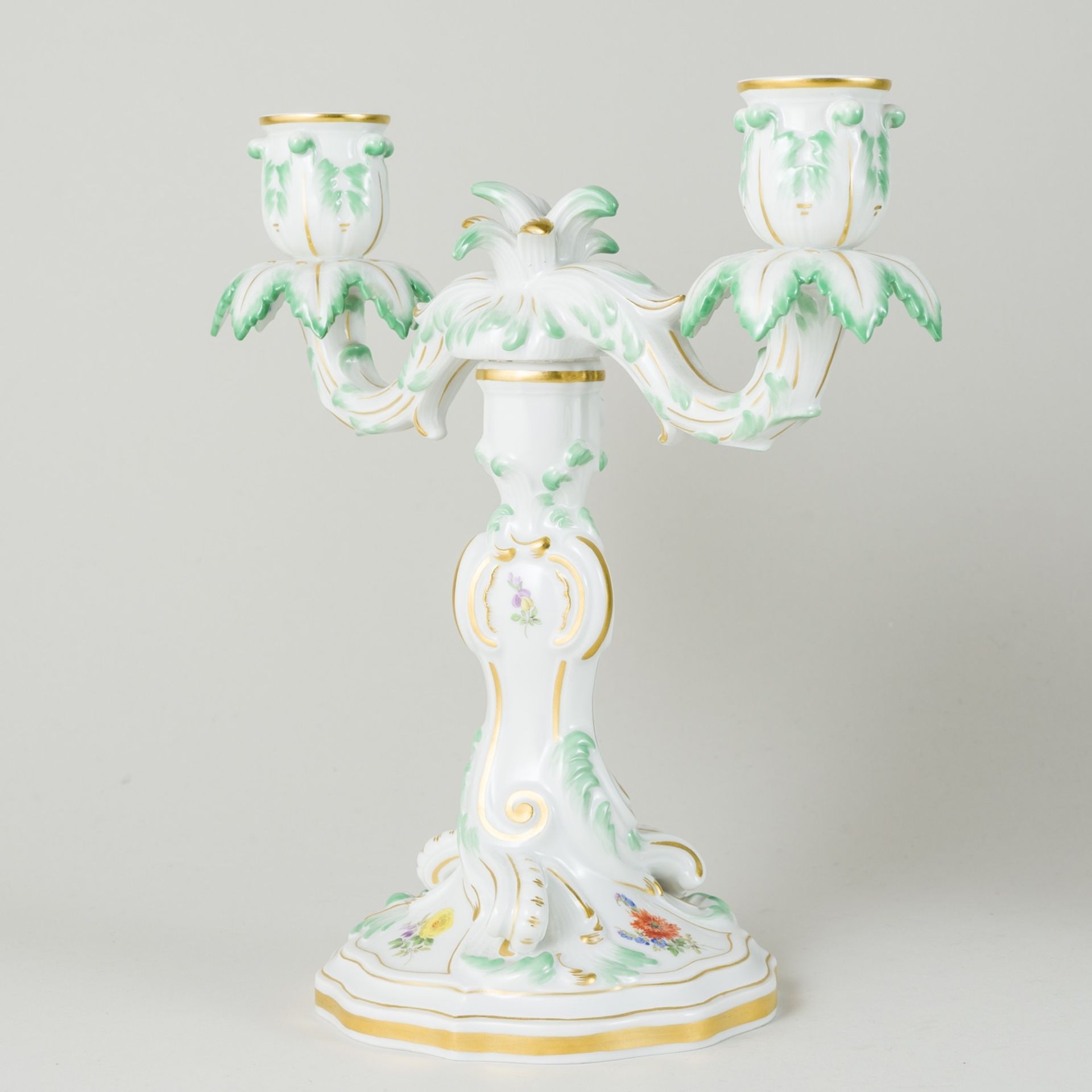 Meissen Prunkleuchter 2-Armig Streublümchen mit Grün und Gold 1. Wahl nach 1934 - Bild 2 aus 7