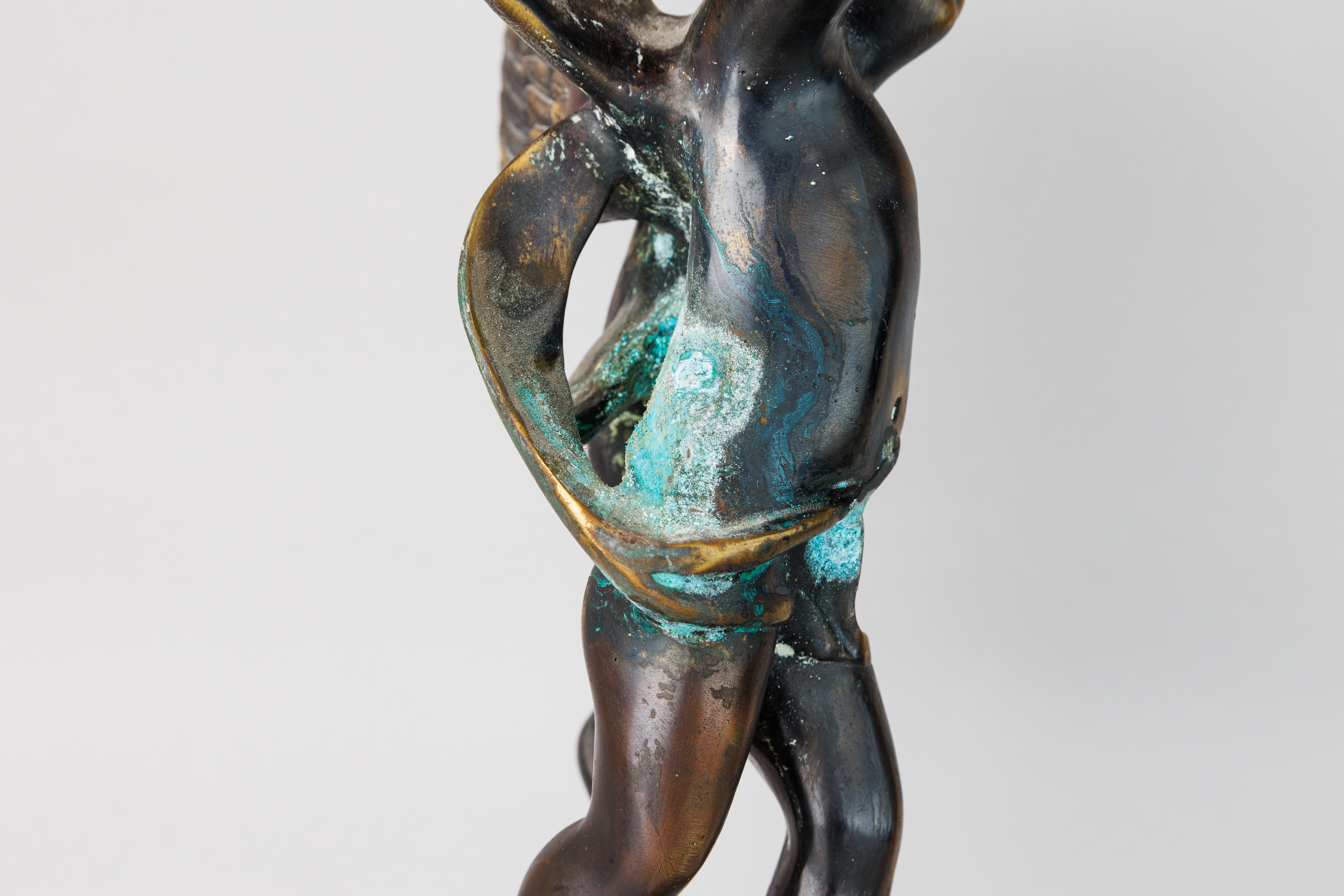 Bronze Sculpture "Cupid with his Bow" standing on an orbit - Bild 9 aus 10