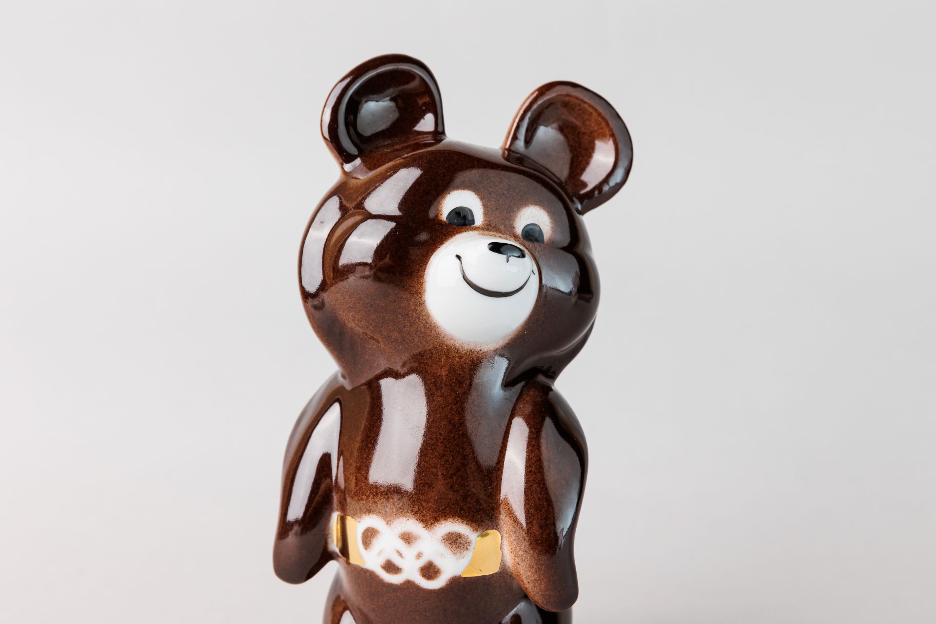 Figurine, The Olympic Bear - Image 3 of 5