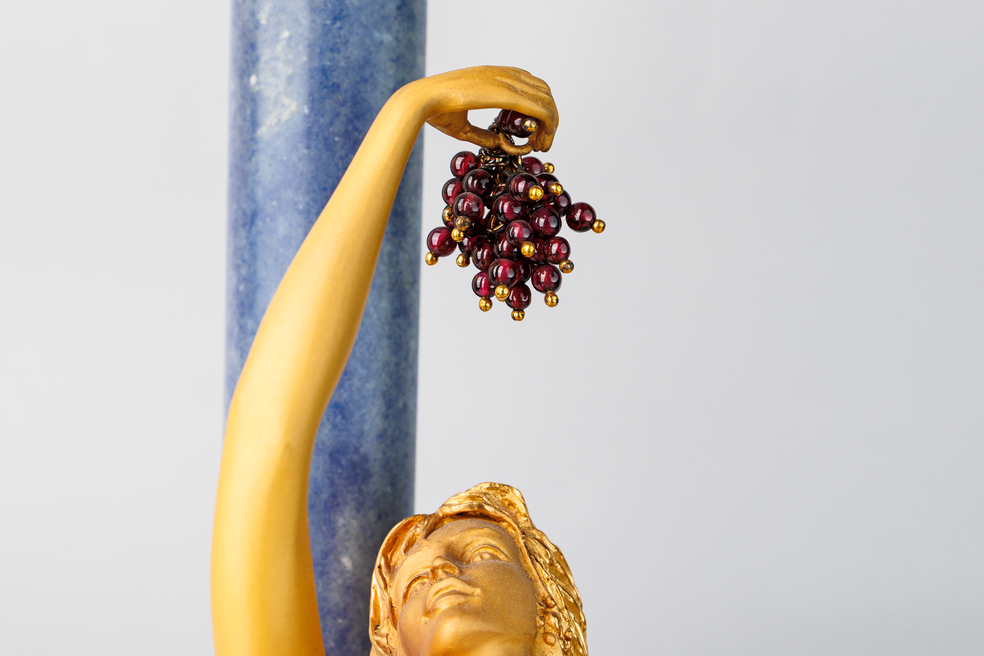 Statuette ""Woman with grapes" - Bild 10 aus 18