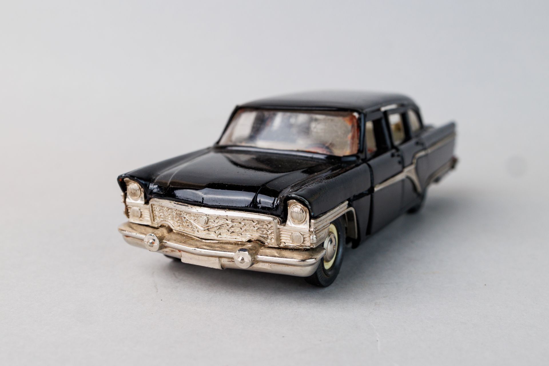 Model Car Chaika (Seagull) GAZ-13 - Bild 4 aus 8