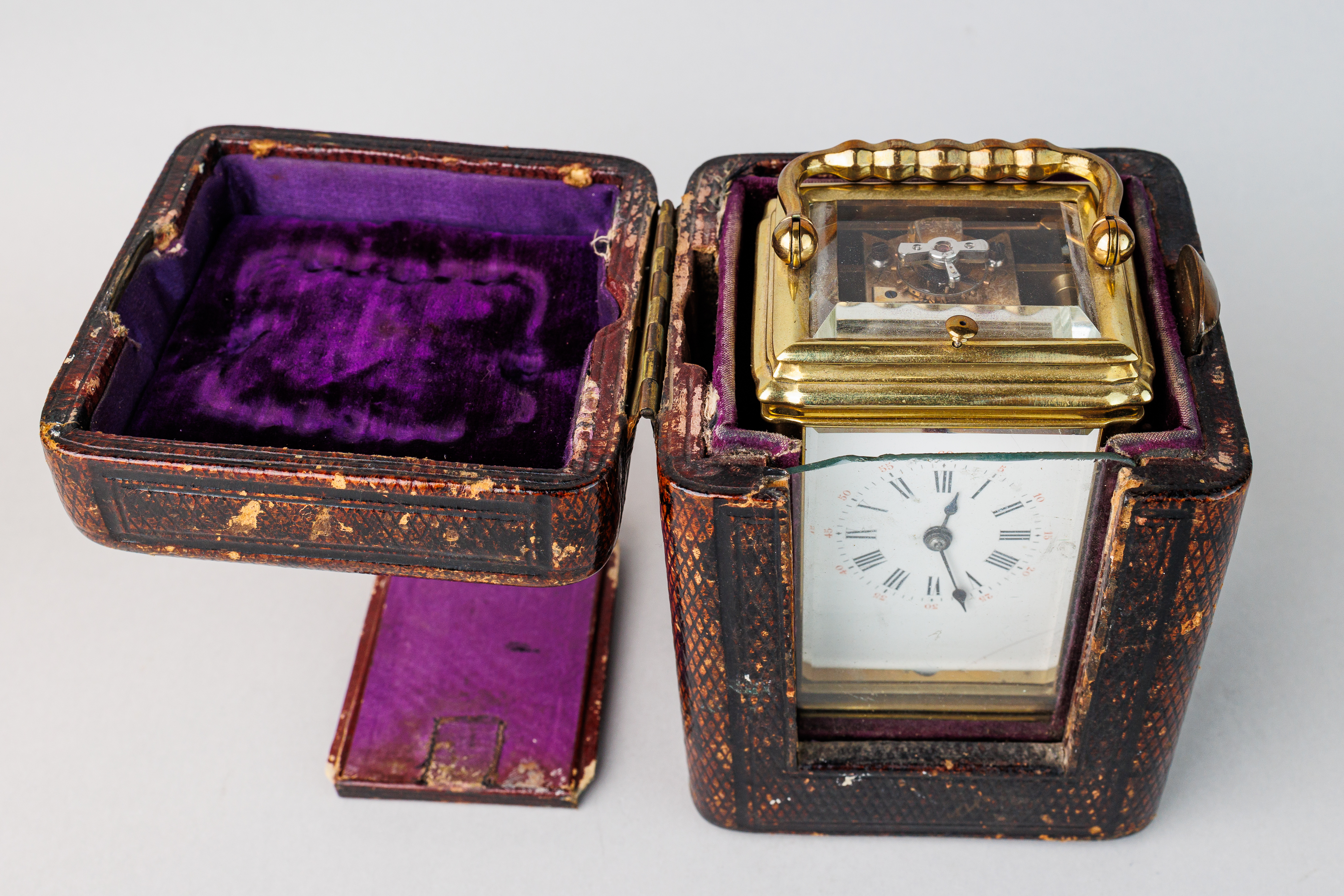 Miniature brass carriage clock in case - Image 7 of 21