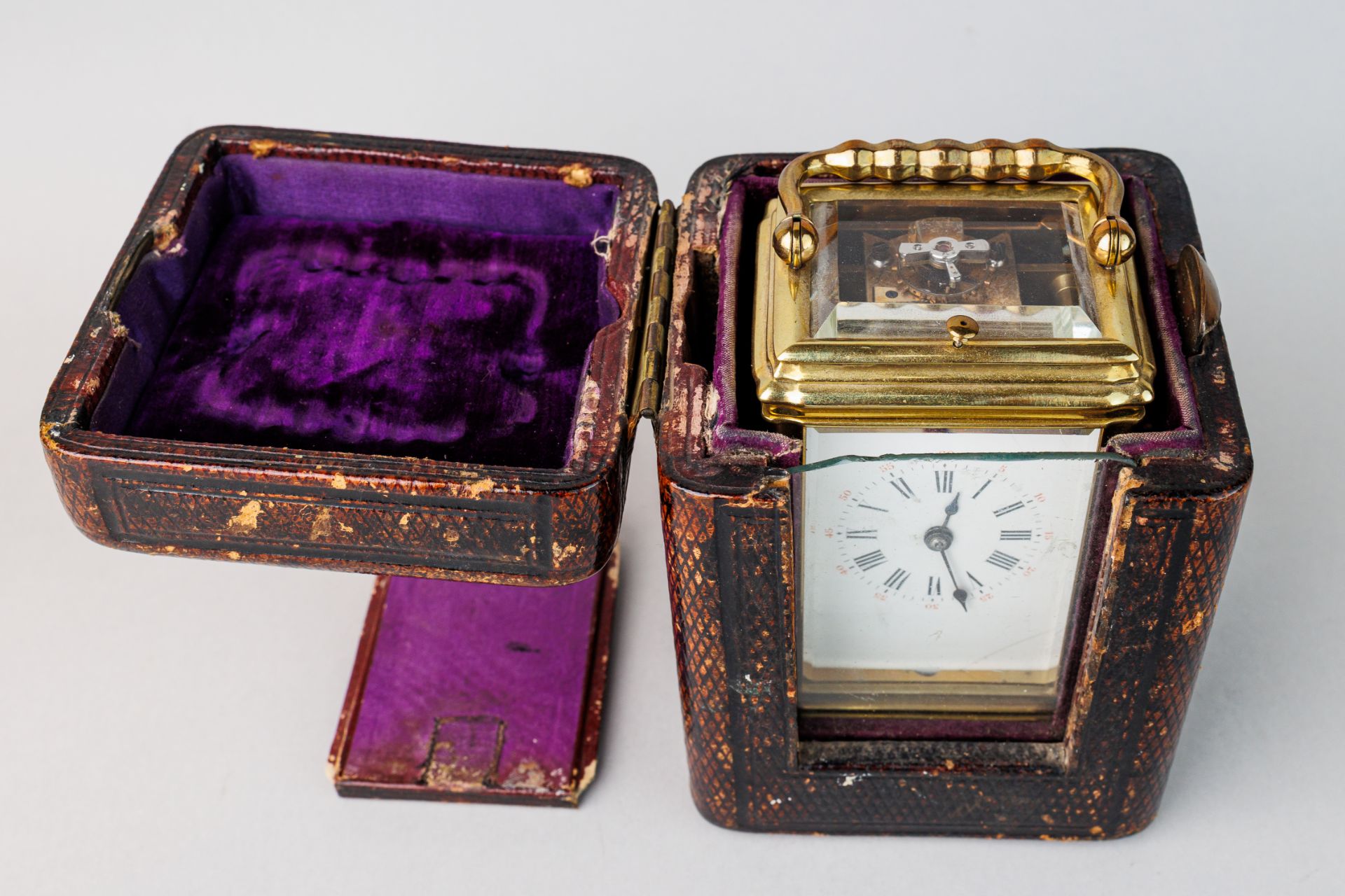 Miniature brass carriage clock in case - Image 7 of 21