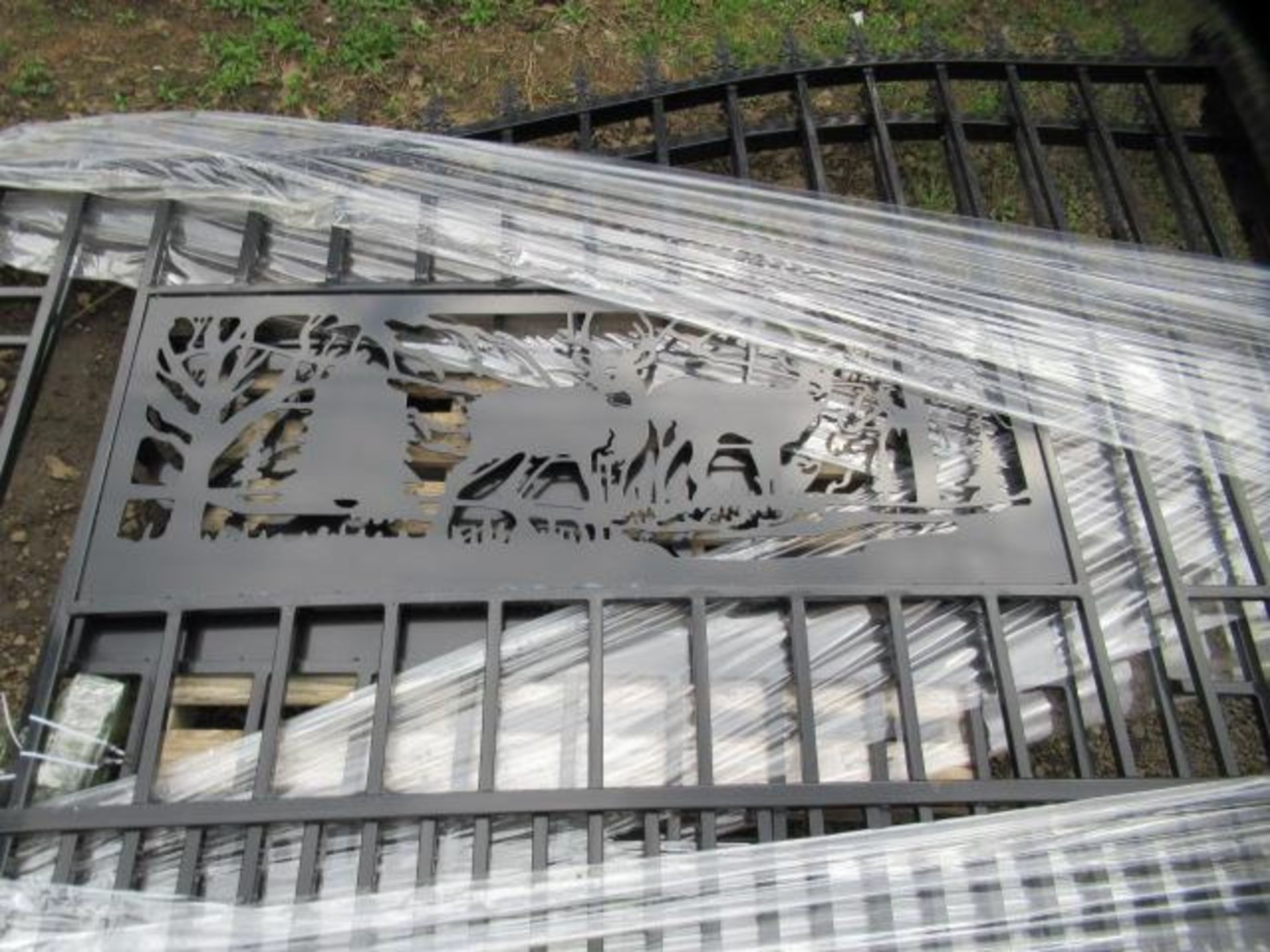 GREATBEAR 20' BI-PARTING WROUGHT IRON GATE W/ DEER ARTWORK (UNUSED) - Image 3 of 3