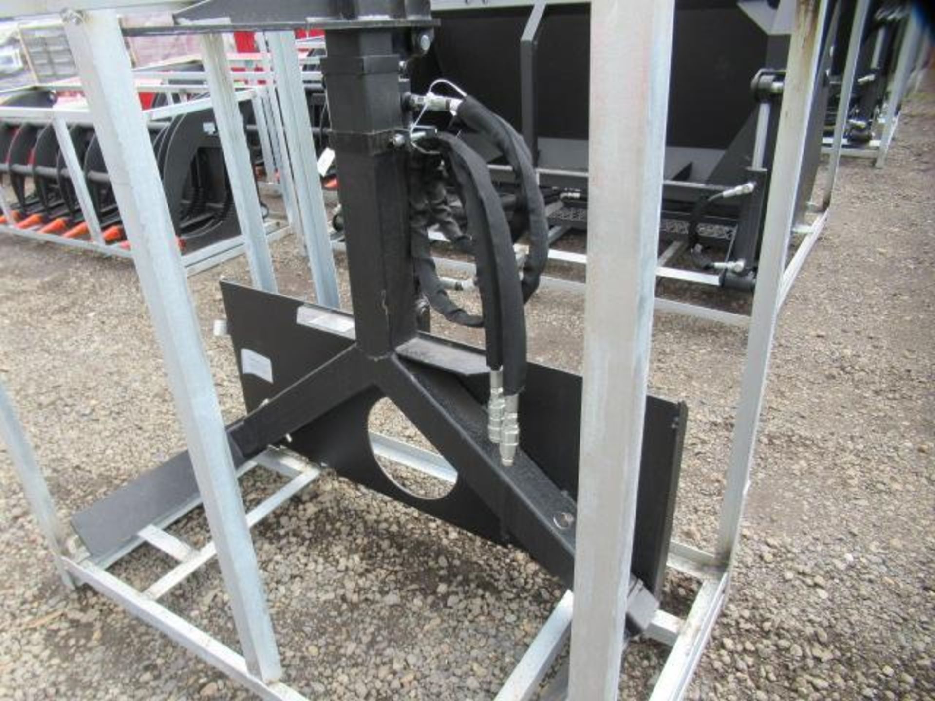 GREATBEAR SKID STEER TIRE GRABBER ATTACHMENT W/ HYDRAULIC FITTINGS (UNUSED) - Image 2 of 5