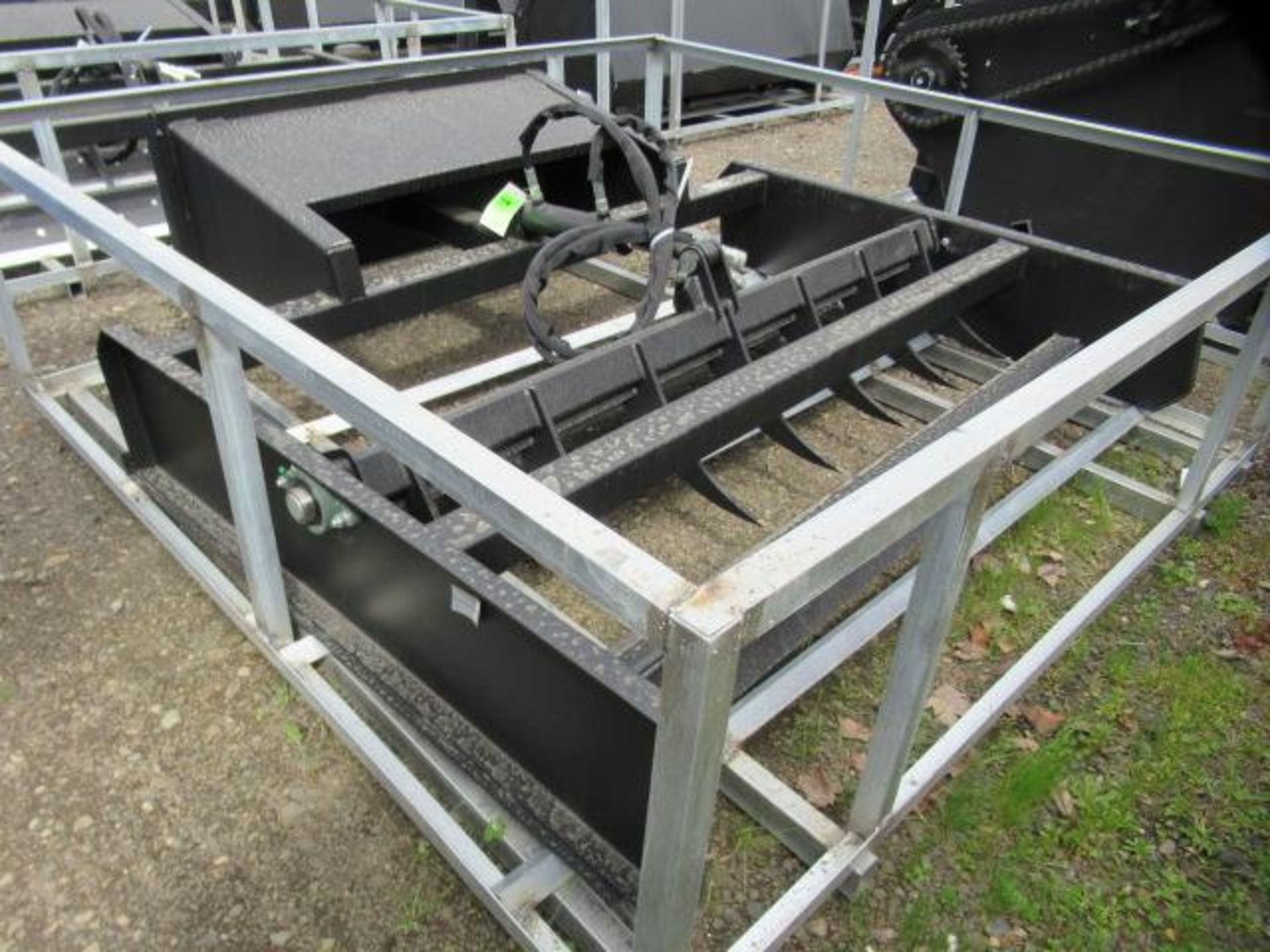 GREATBEAR 003-044-71-002A 70'' SKID STEER BOX GRADER ATTACHMENT W/ HYDRAULIC FITTINGS (UNUSED) - Image 3 of 5