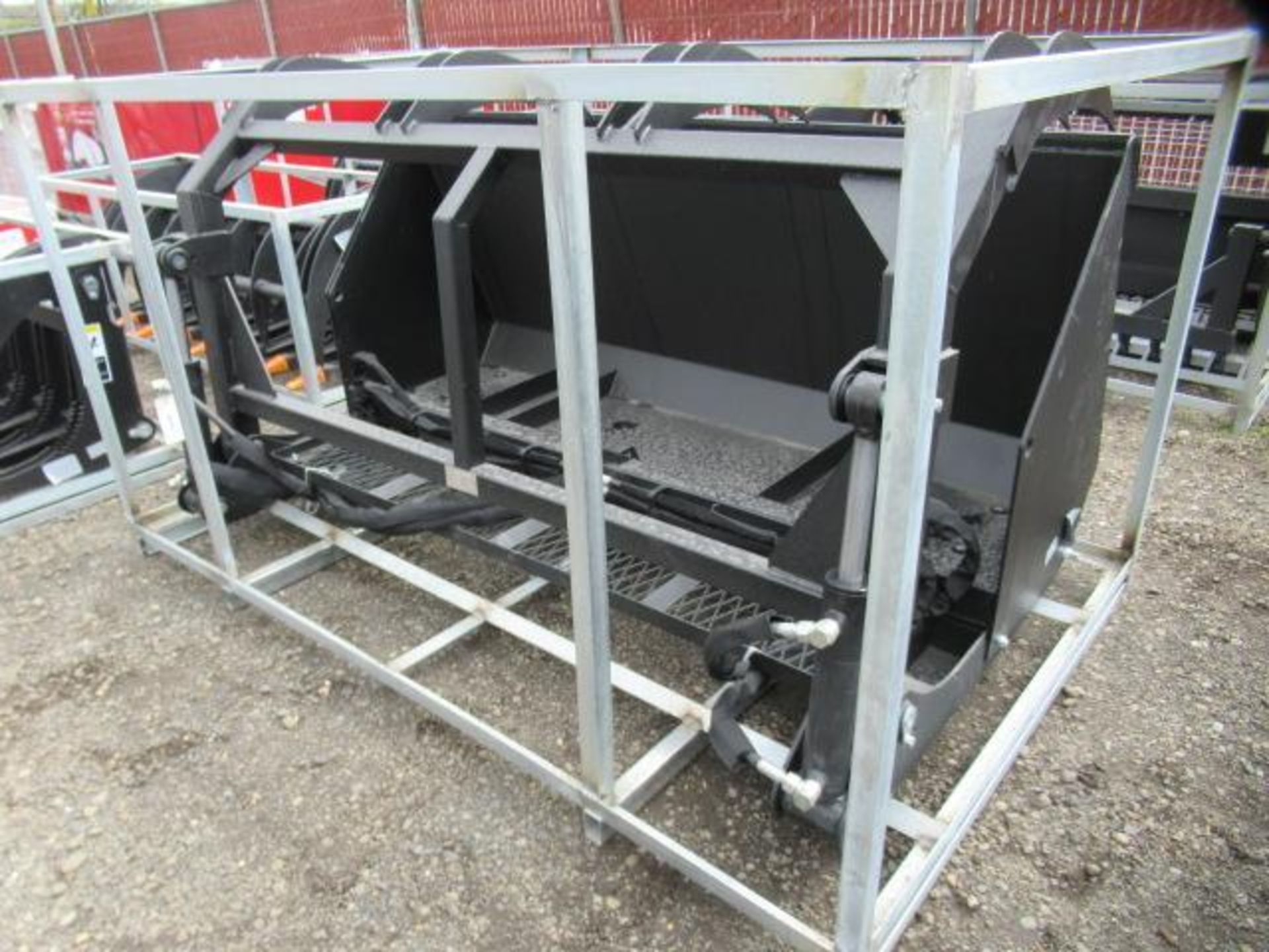 GREATBEAR 003-005-80-001A 82'' SKID STEER GRAPPLE BUCKET (UNUSED) - Image 2 of 5