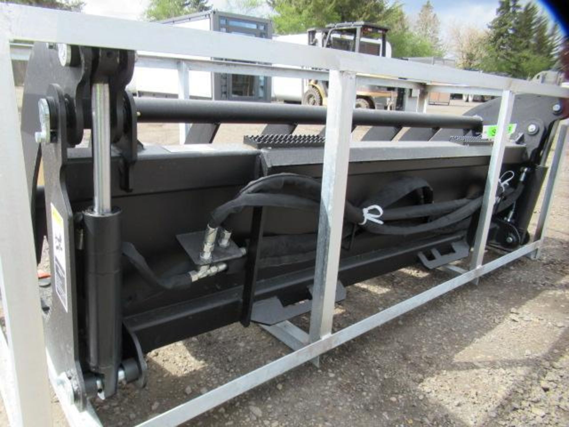GREATBEAR 78'' SKID STEER HEAVY GRASS FORK GRAPPLE ATTACHMENT W/ HYDRAULIC FITTINGS (UNUSED) - Image 3 of 5