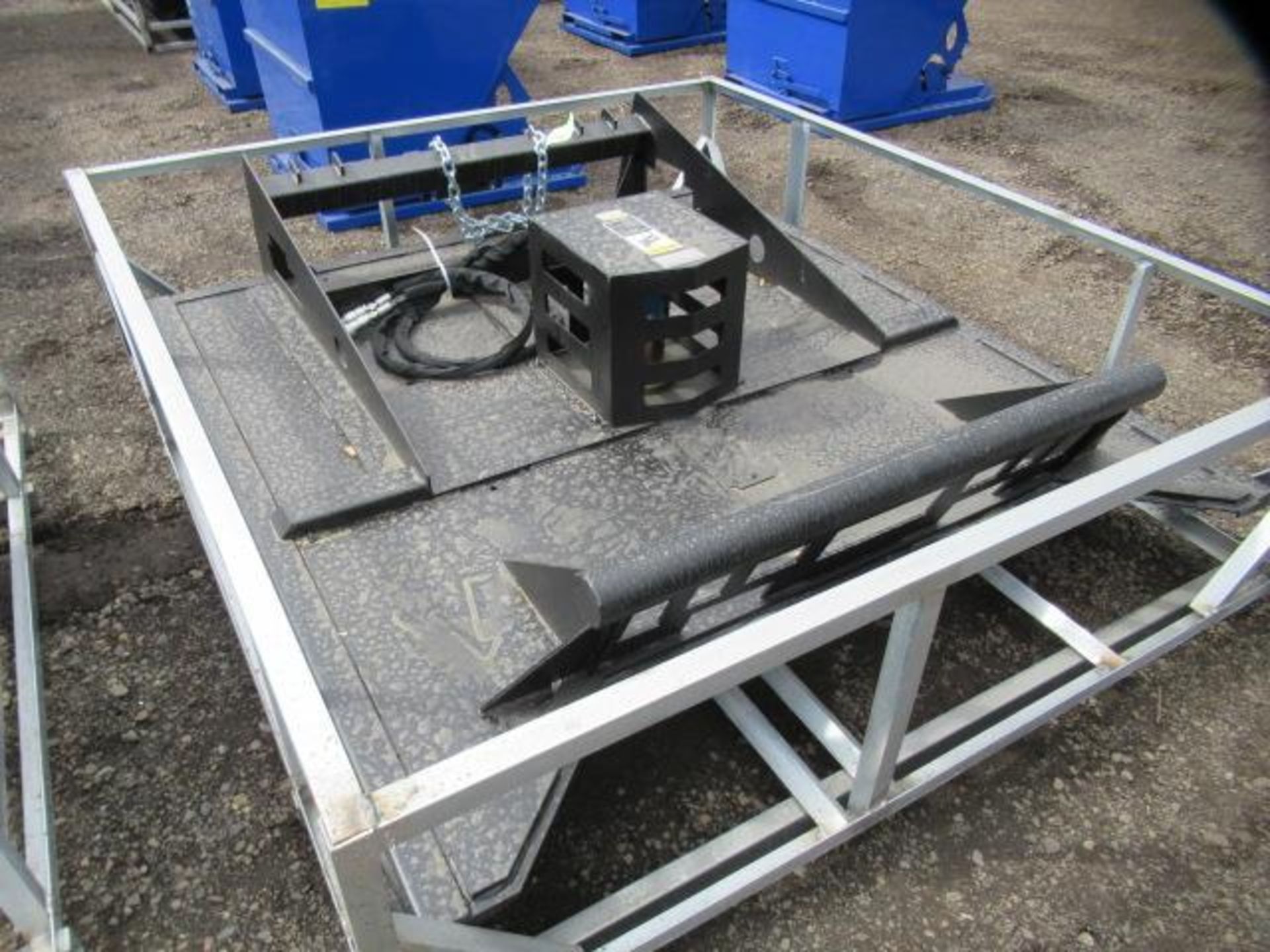 GREATBEAR 66'' SKID STEER BRUSH CUTTER ATTACHMENT W/ HYDRAULIC FITTINGS (UNUSED) - Image 3 of 5