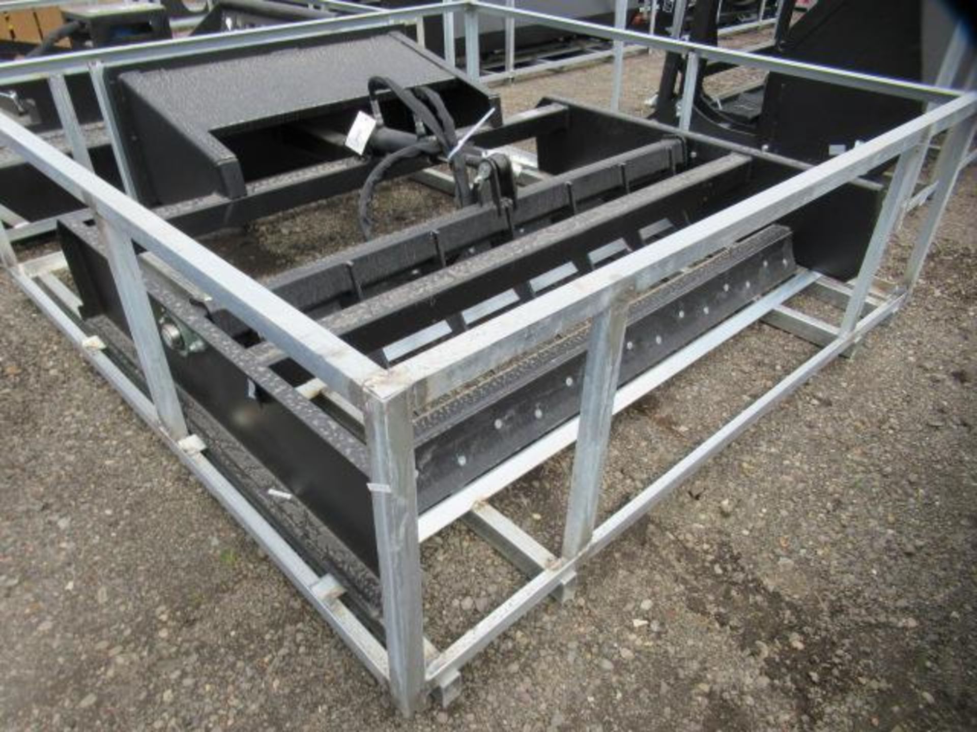 GREATBEAR 003-044-71-002A 70'' SKID STEER BOX GRADER ATTACHMENT W/ HYDRAULIC FITTINGS (UNUSED) - Image 3 of 5