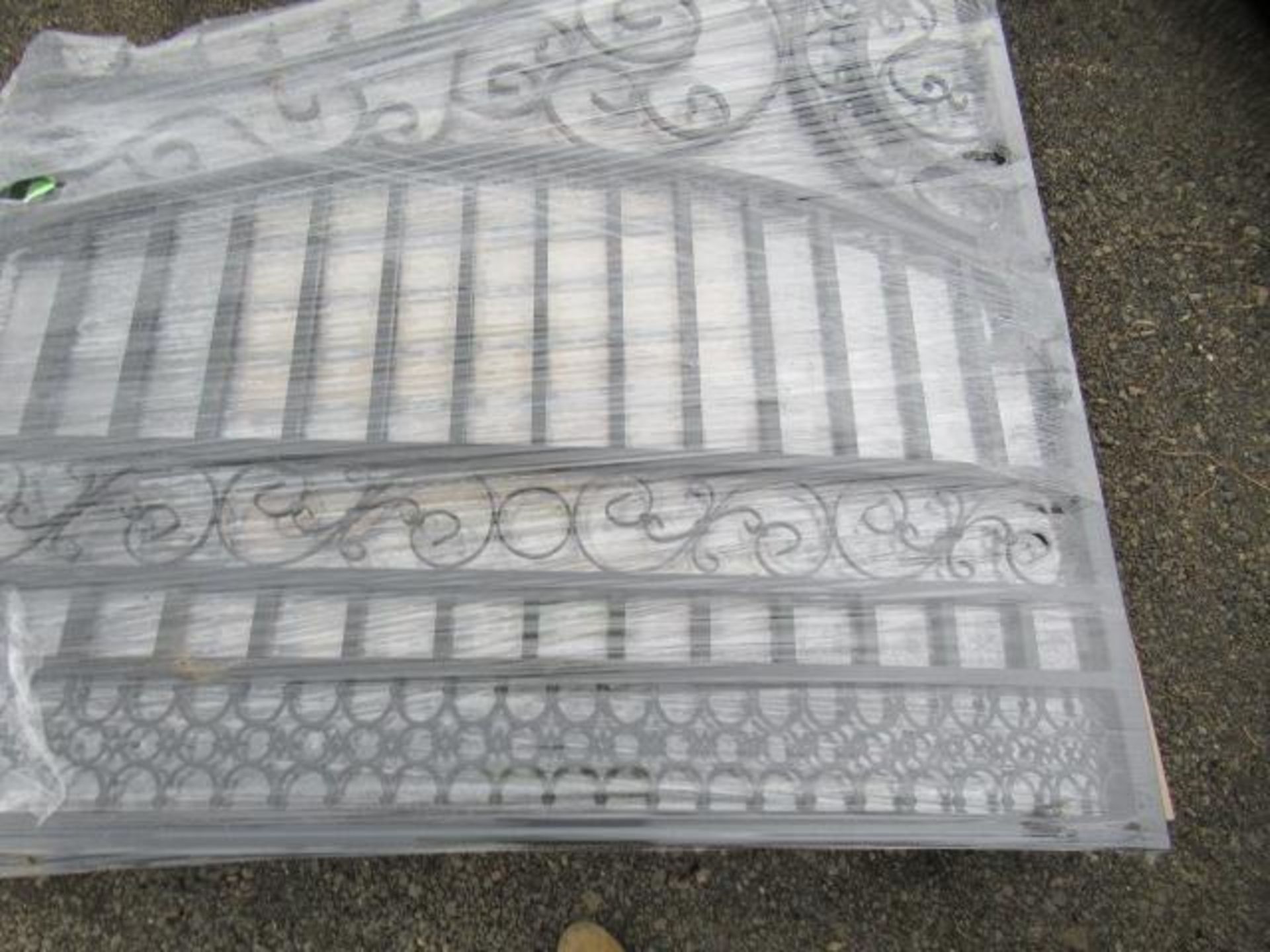 GREATBEAR 14' BI-PARTING WROUGHT IRON GATE WITH ORNATE ARTWORK (UNUSED) - Image 3 of 3