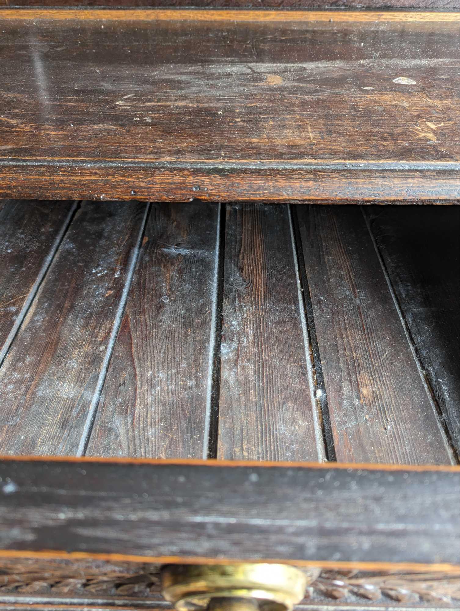 A Victorian stained oak sideboard, with heavily ca - Bild 7 aus 8