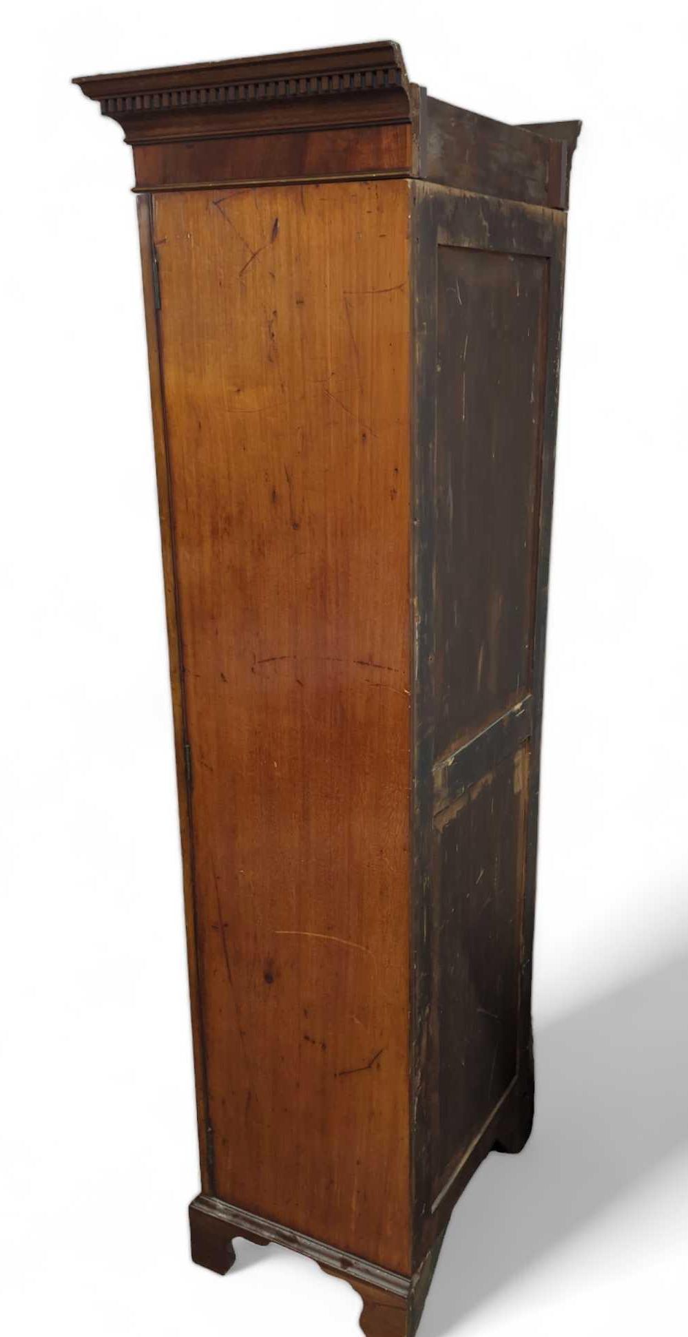 A Victorian mahogany veneer single door cupboard, - Bild 2 aus 5