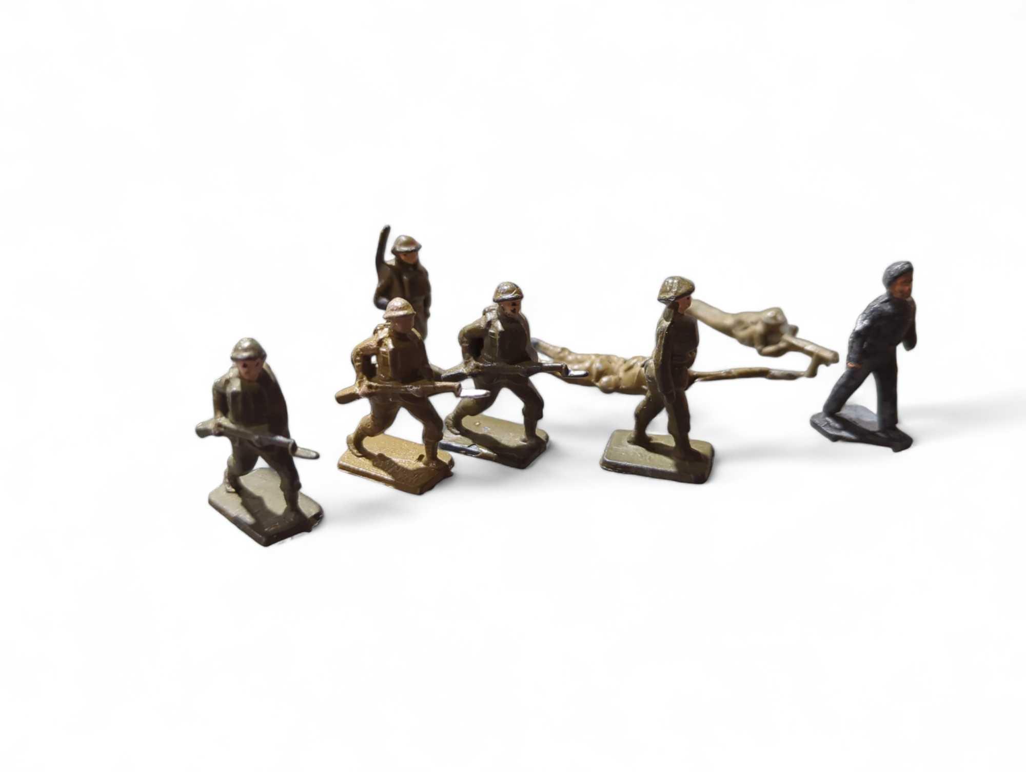 A quantity of 25mm painted diecast WWI figures, Ge - Image 3 of 4