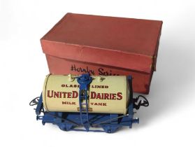 HORNBY O Gauge – RS671 Milk Tank Wagon United Dair