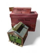 HORNBY O Gauge – Goods Depot Building with crane,