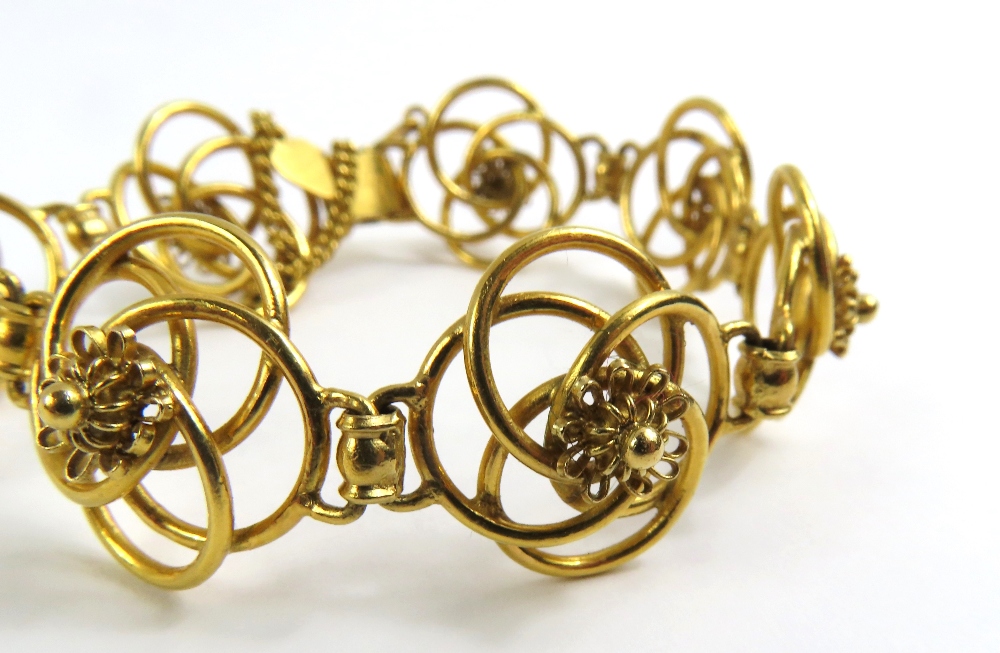 An unmarked fancy link bracelet, the links compose - Image 3 of 5