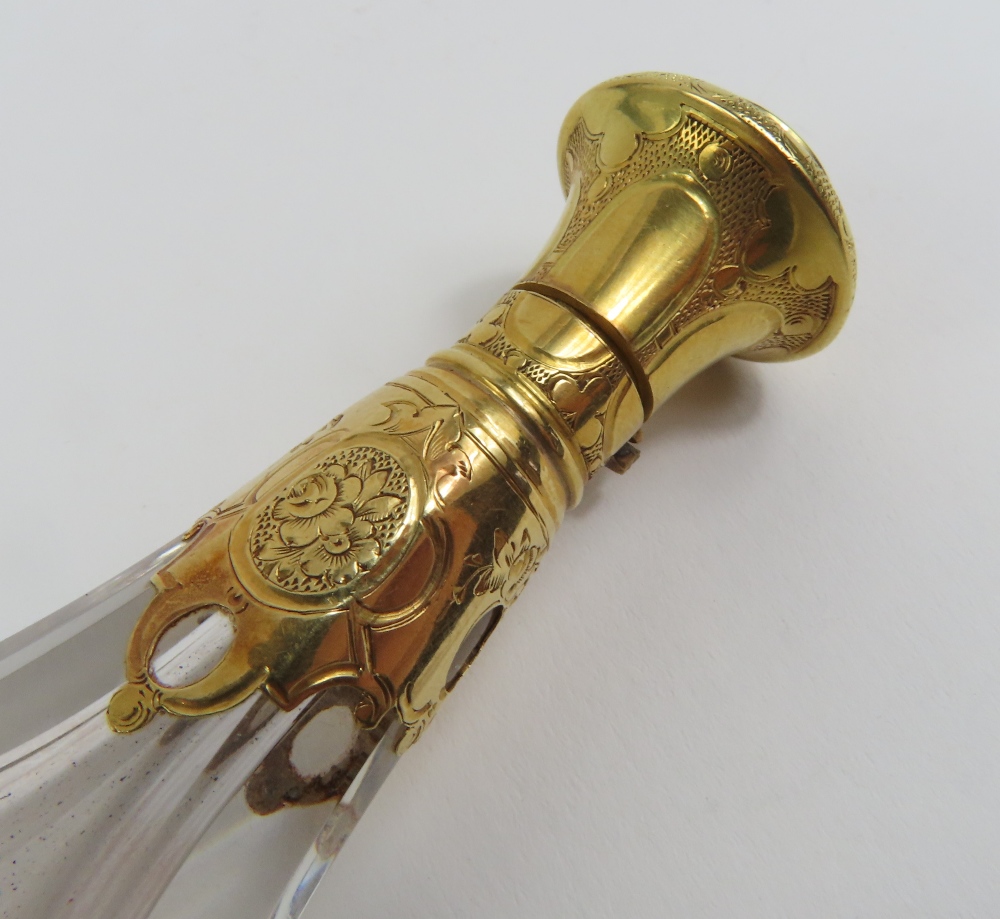 A 19th century French scent bottle, with a gold to - Image 4 of 5