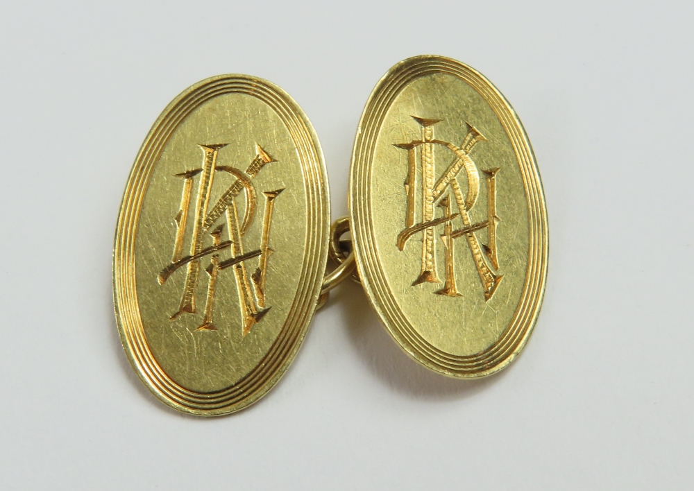 A pair of 18ct gold oval panel cufflinks, each pan - Image 4 of 5