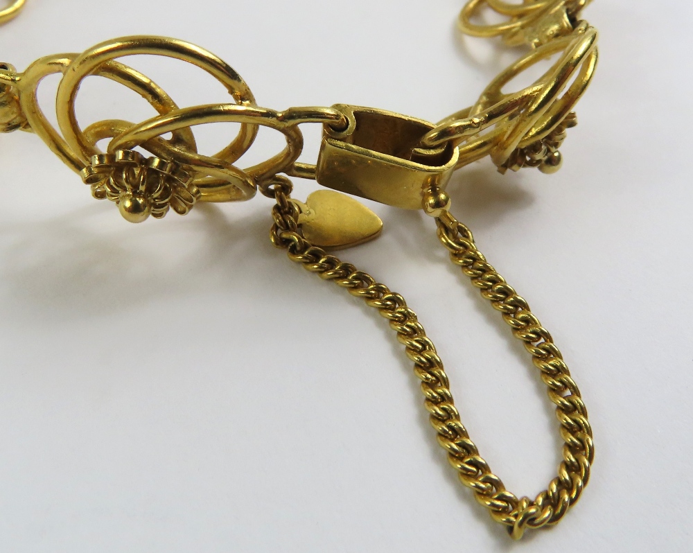 An unmarked fancy link bracelet, the links compose - Image 4 of 5