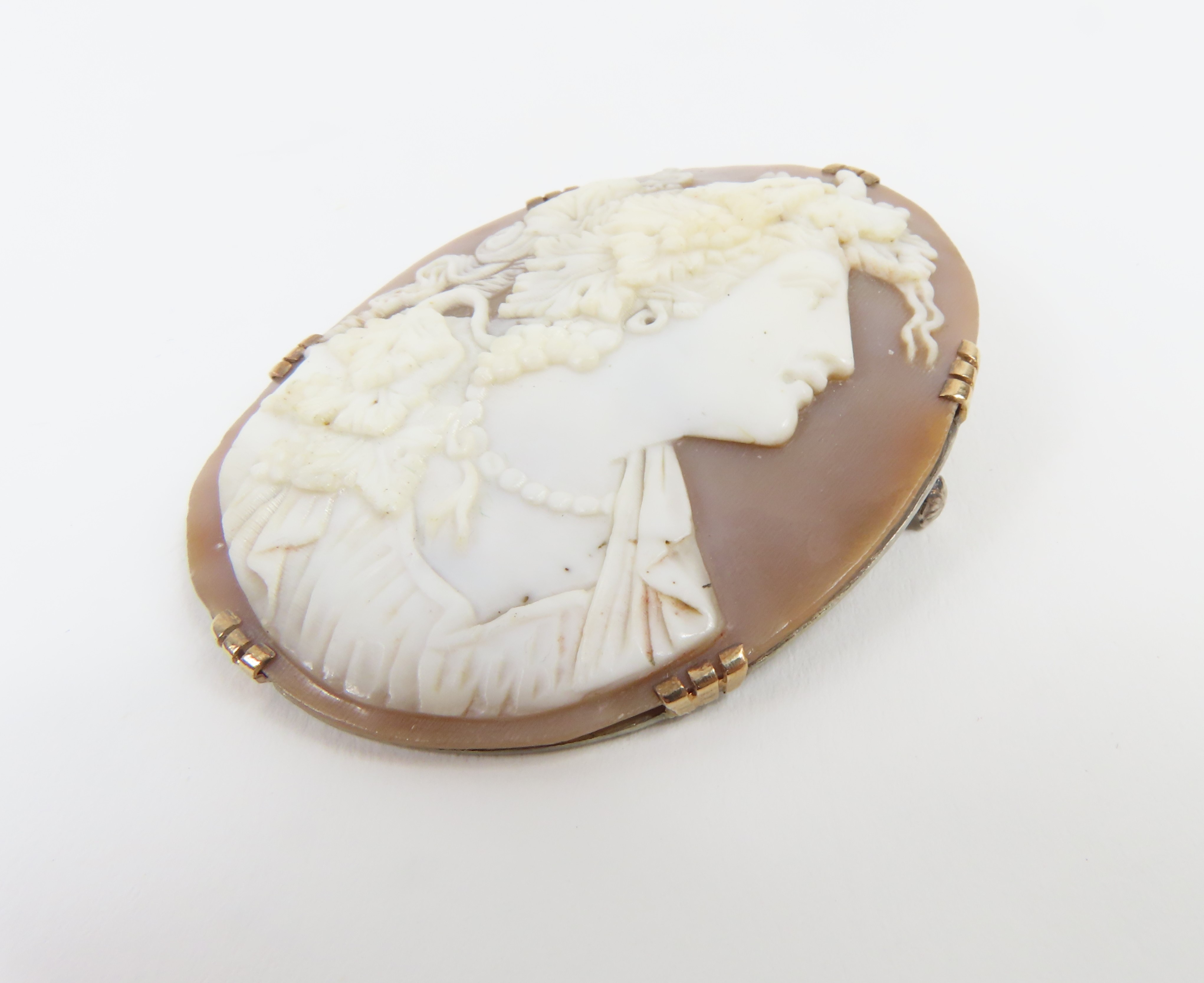 A loose orange shell cameo of Hermes, 3.8cm x 3cm; - Image 3 of 8
