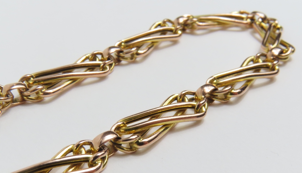 A fancy link bracelet, the open weave links with oval - Image 4 of 4