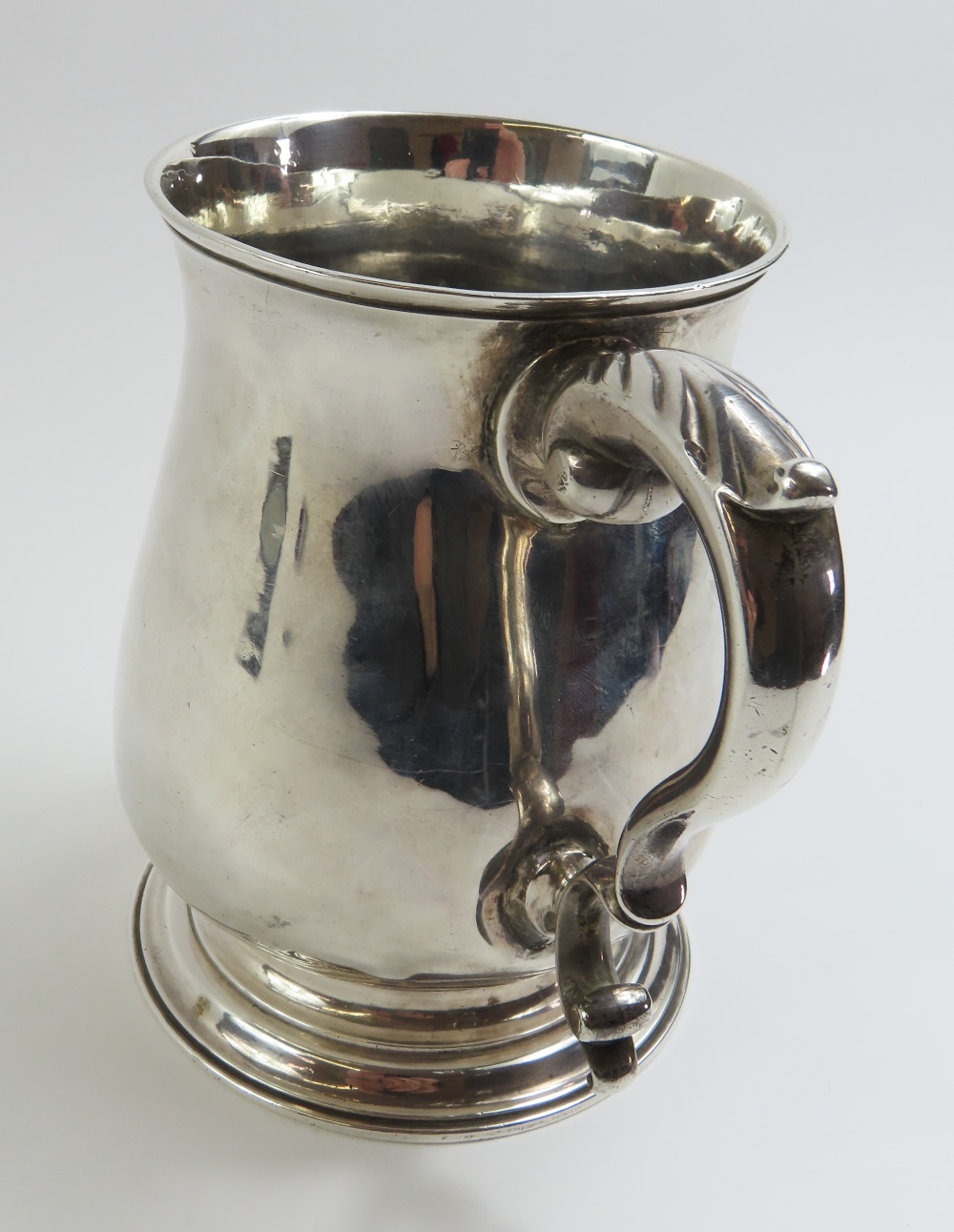 A George III silver mug, by William Skeen, London, - Image 3 of 6