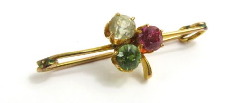 A late 19th or early 20th century bar brooch, set