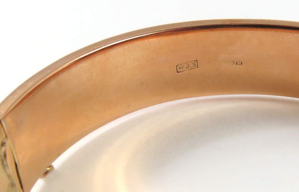 A rose gold half engraved, hollow, hinged bangle, 6cm inte - Image 3 of 5
