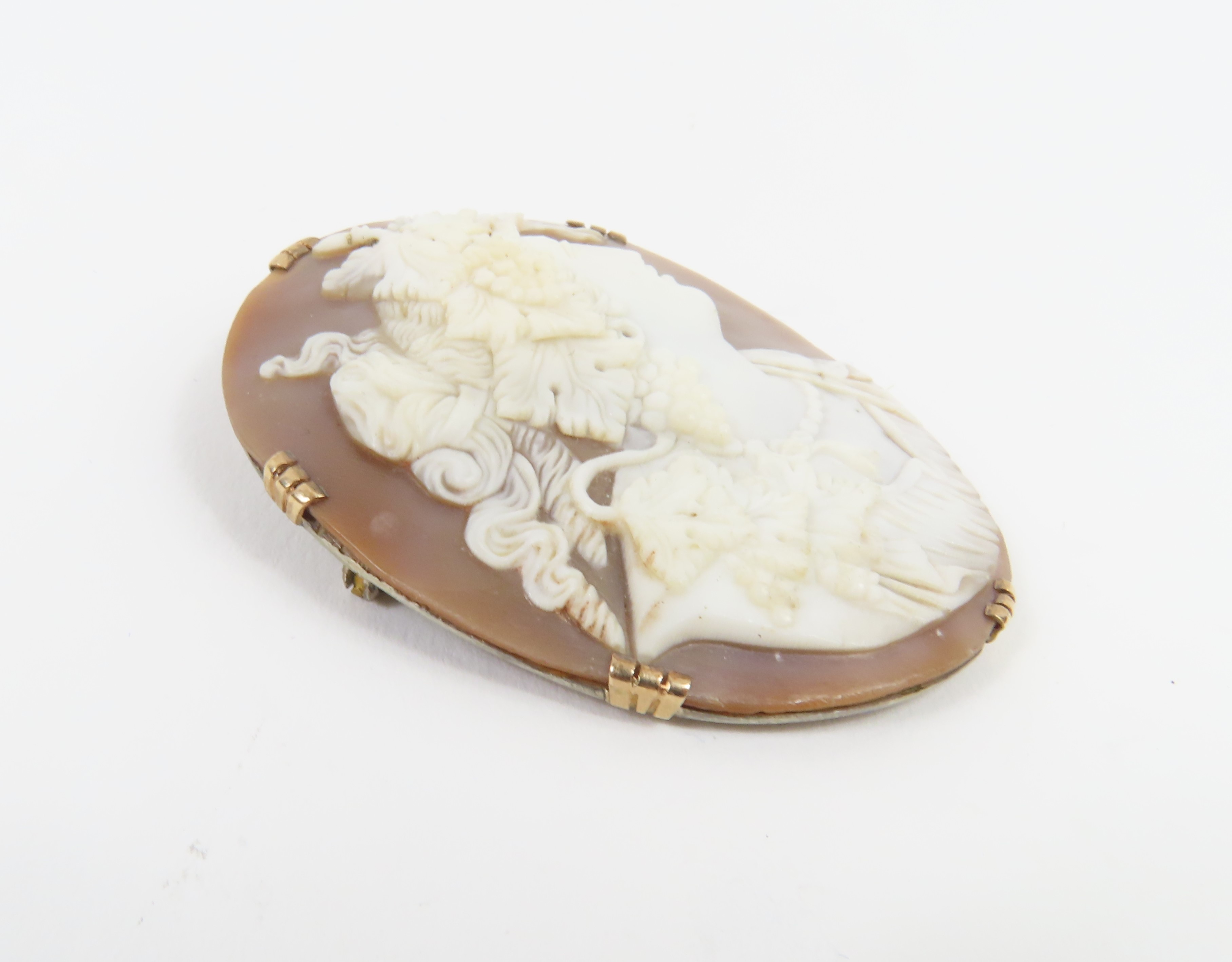 A loose orange shell cameo of Hermes, 3.8cm x 3cm; - Image 5 of 8