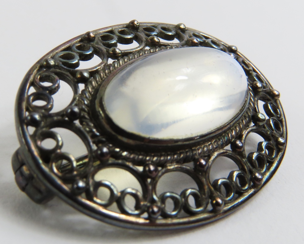 Tiffany & Co - an early 20th century moonstone set brooch - Bild 4 aus 6