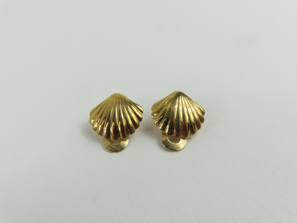 A pair of 9ct gold daisy clip on earrings, togethe - Image 4 of 6