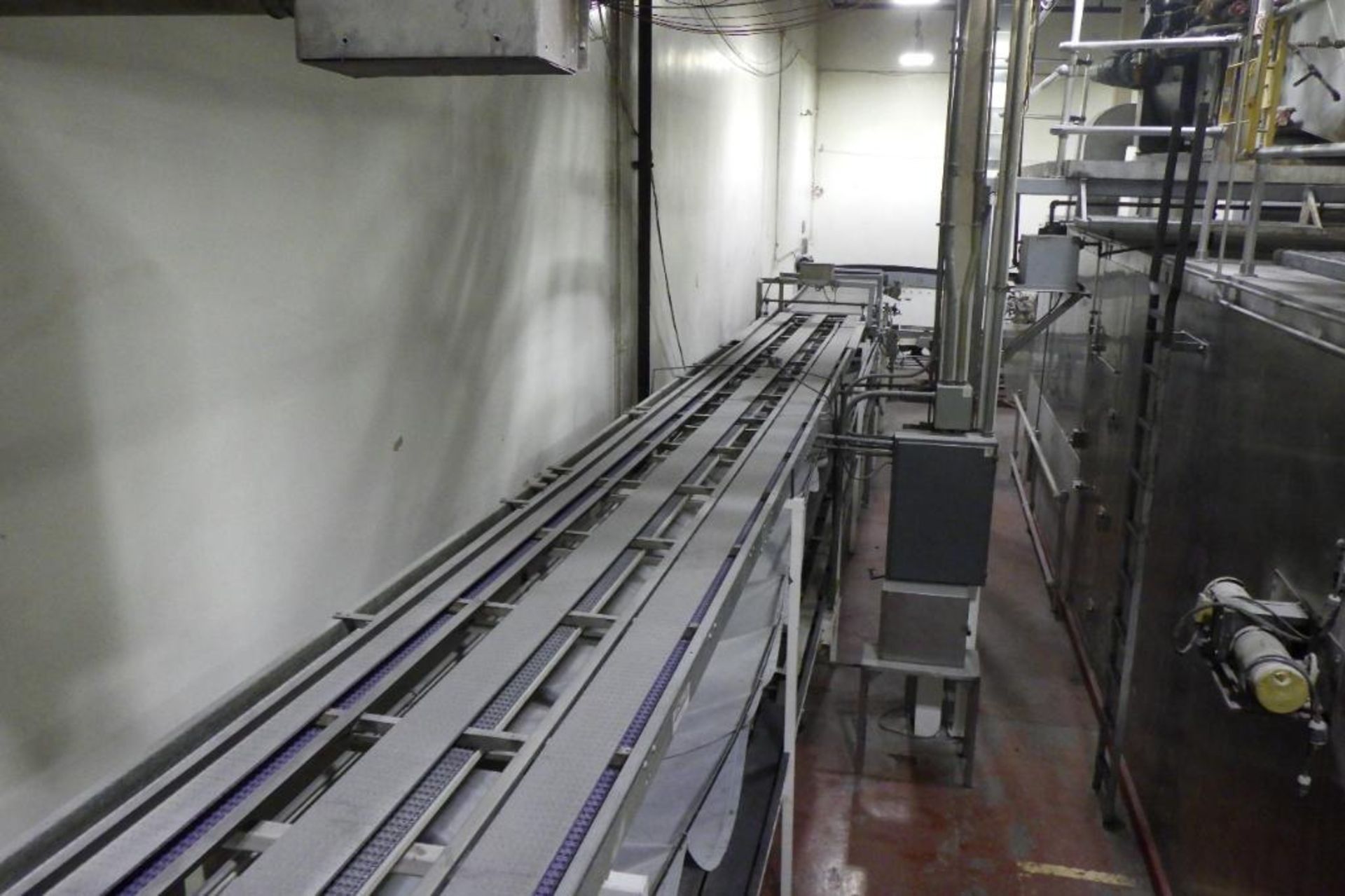 Overhead lid return conveyor - Image 11 of 17