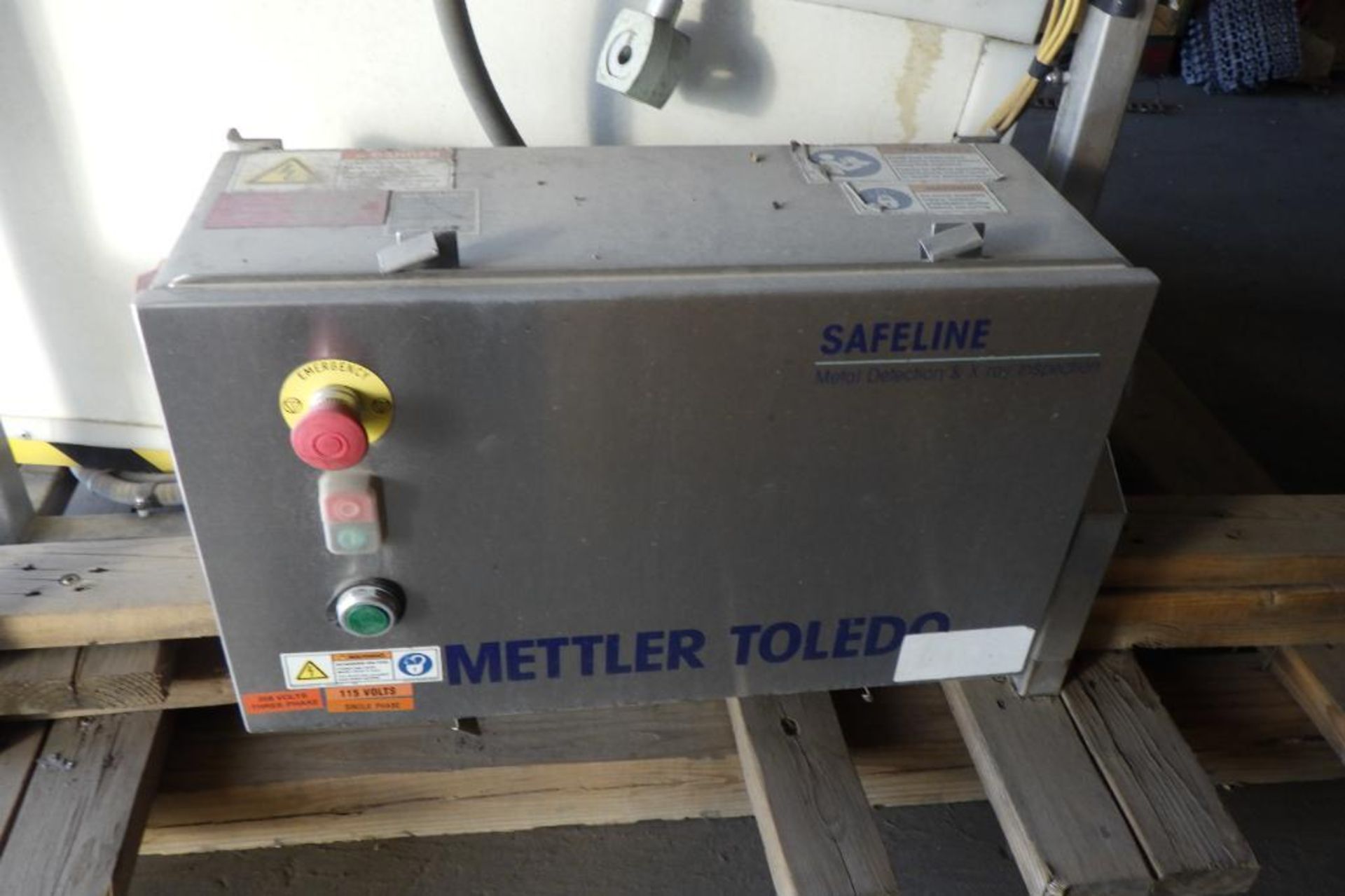 Safeline metal detector with conveyor - Image 8 of 16