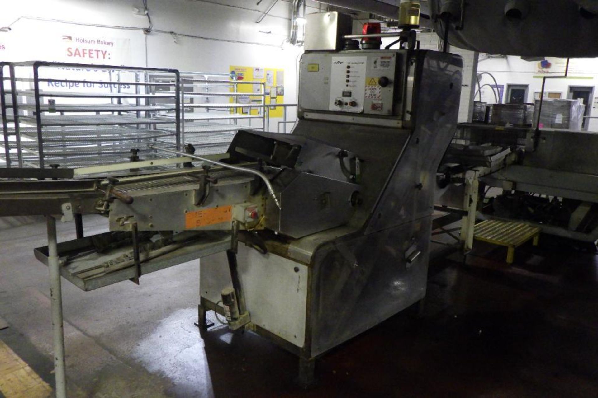 AMF 75 slice master and bagger line - Image 6 of 21