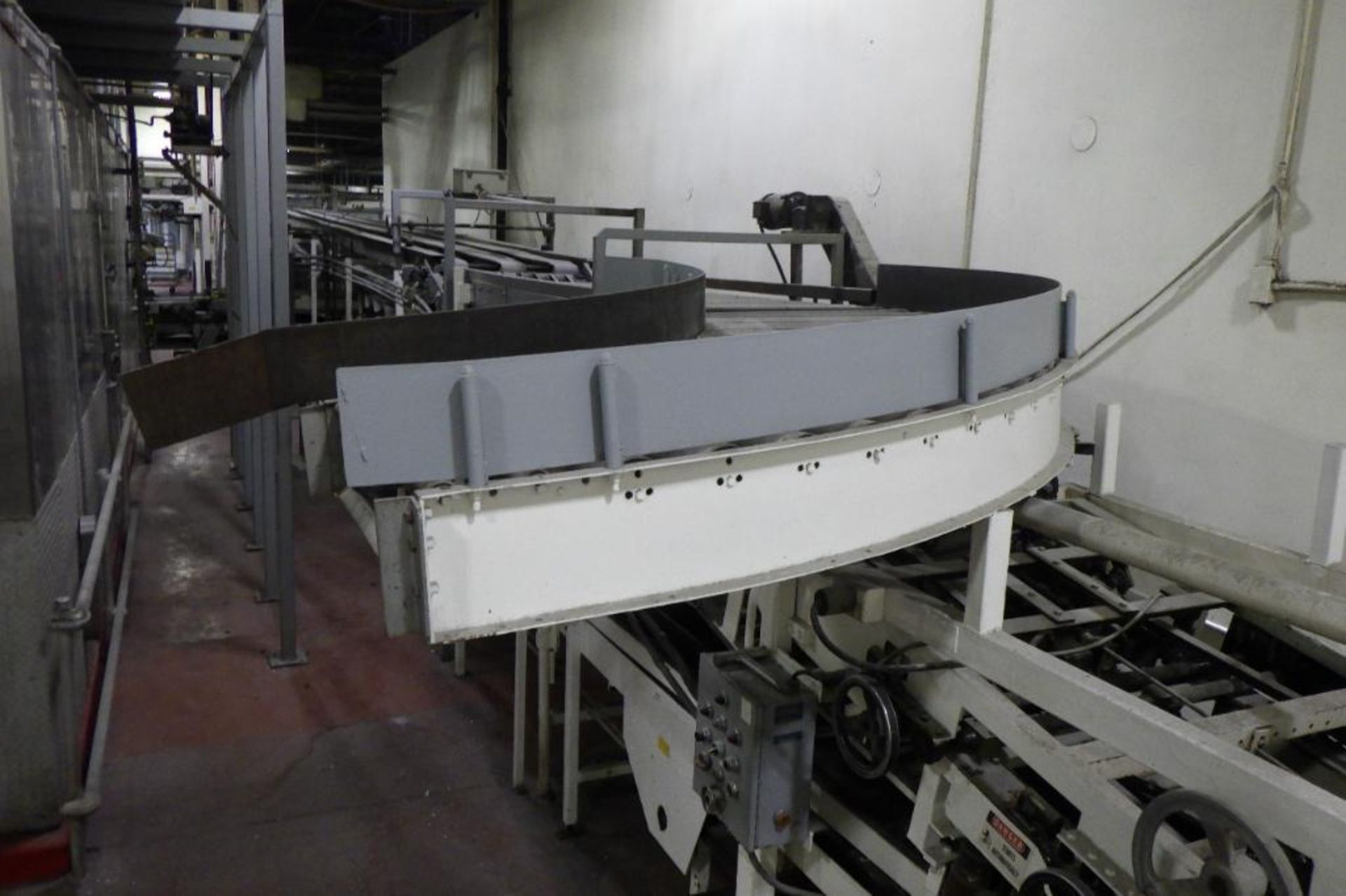 Overhead lid return conveyor - Image 17 of 17