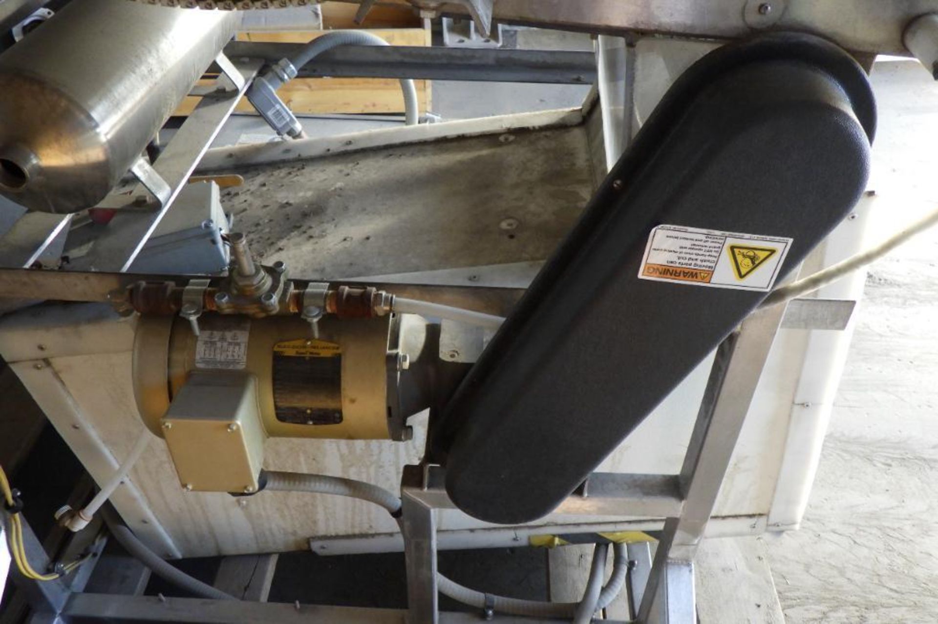 Safeline metal detector with conveyor - Image 11 of 16