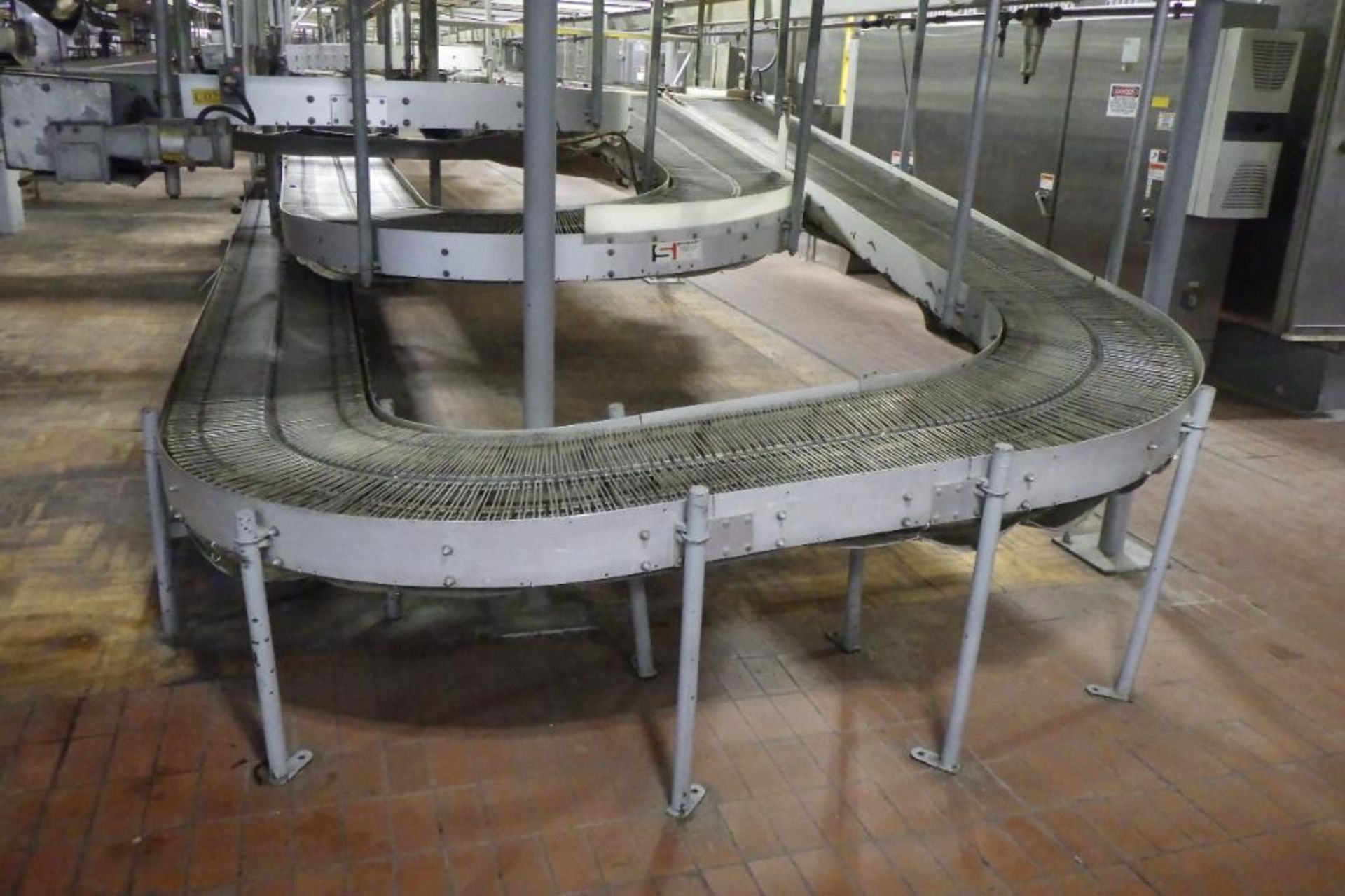 Stewart systems 180 degree conveyor