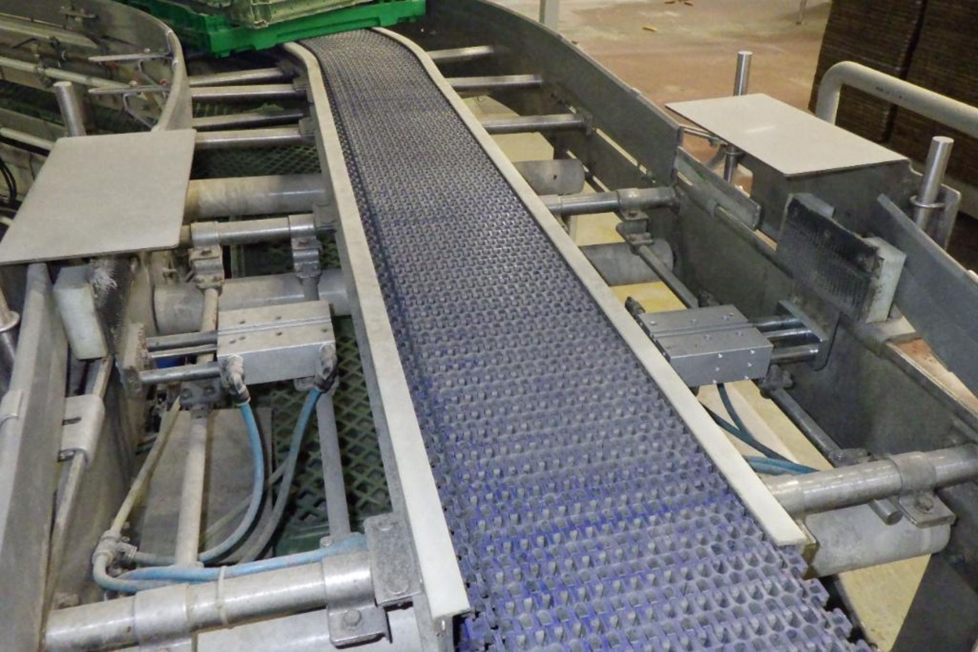 Stewart Systems 2-level conveyor - Image 15 of 16