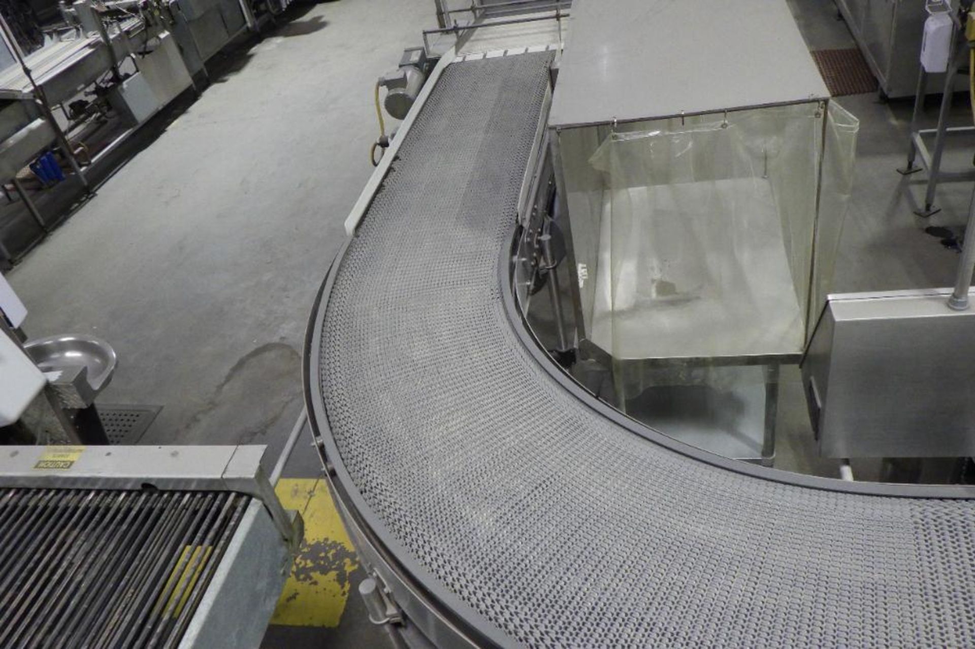 Stewart System 90 degree conveyor - Image 2 of 11