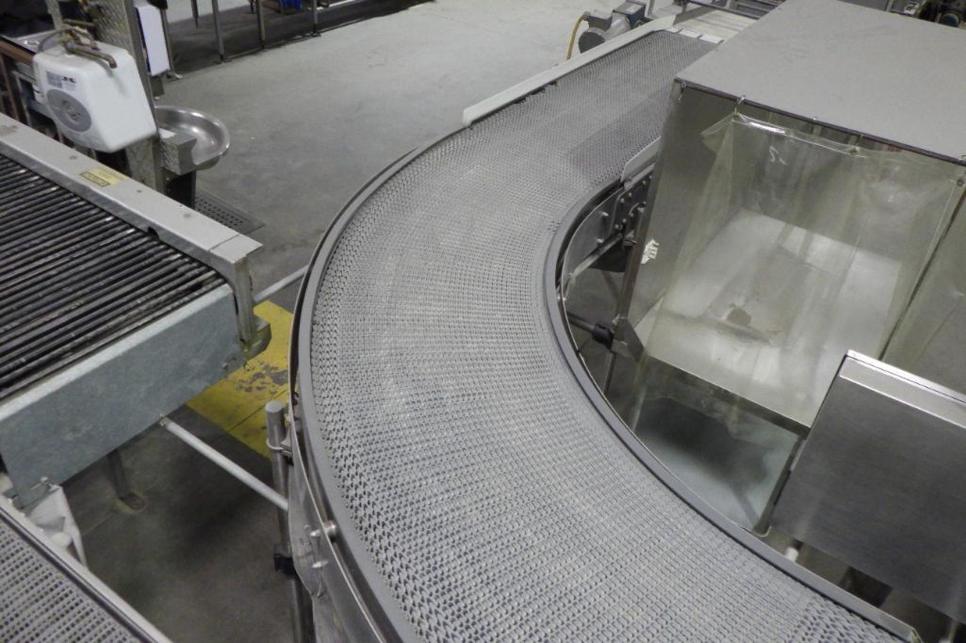 Stewart System 90 degree conveyor - Image 4 of 11