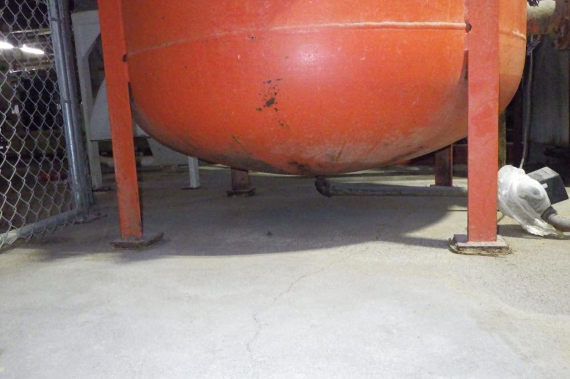 Vertical air receiver tank - Image 6 of 8