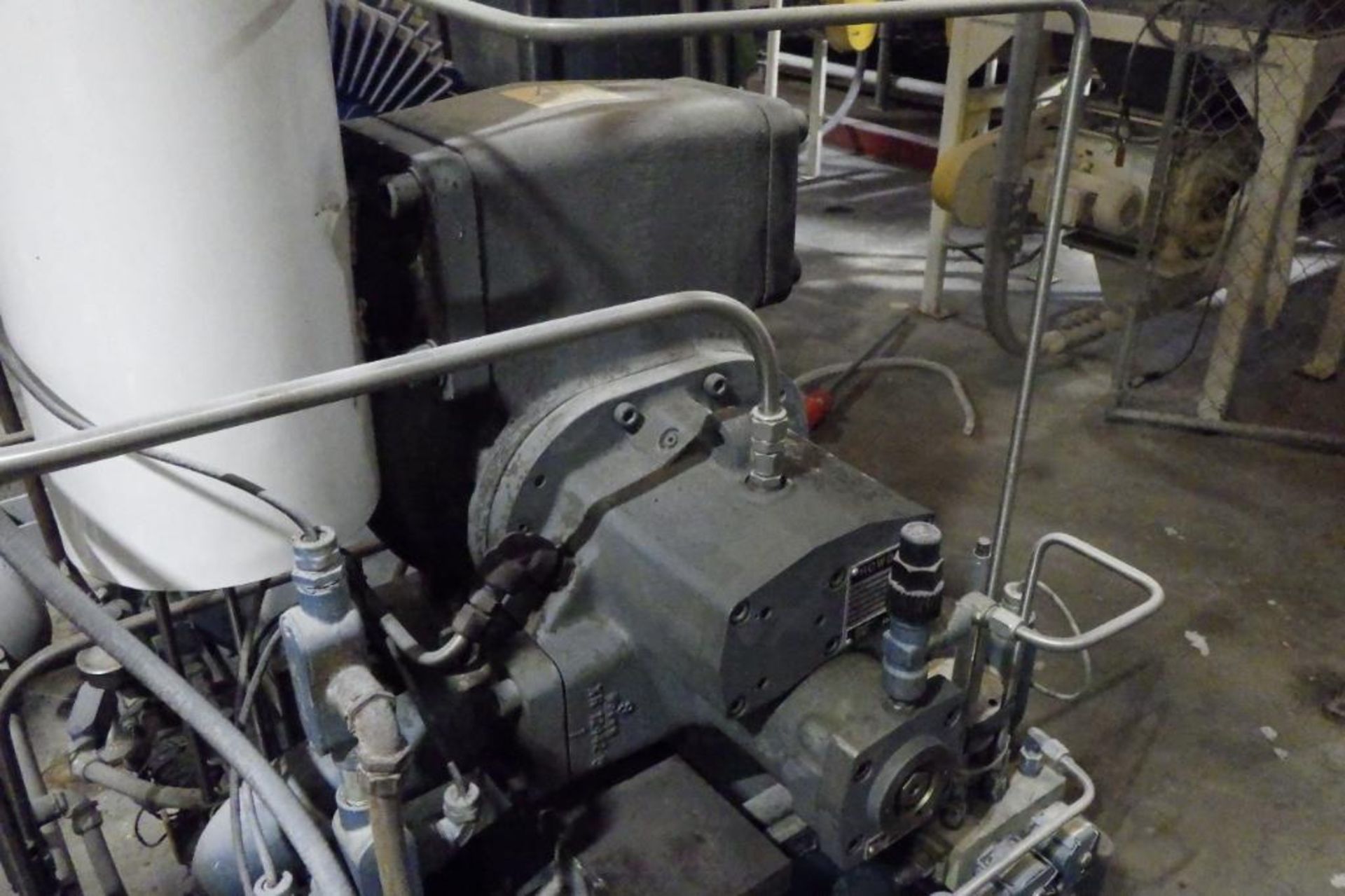 MM refrigeration freon compressor - Image 5 of 15