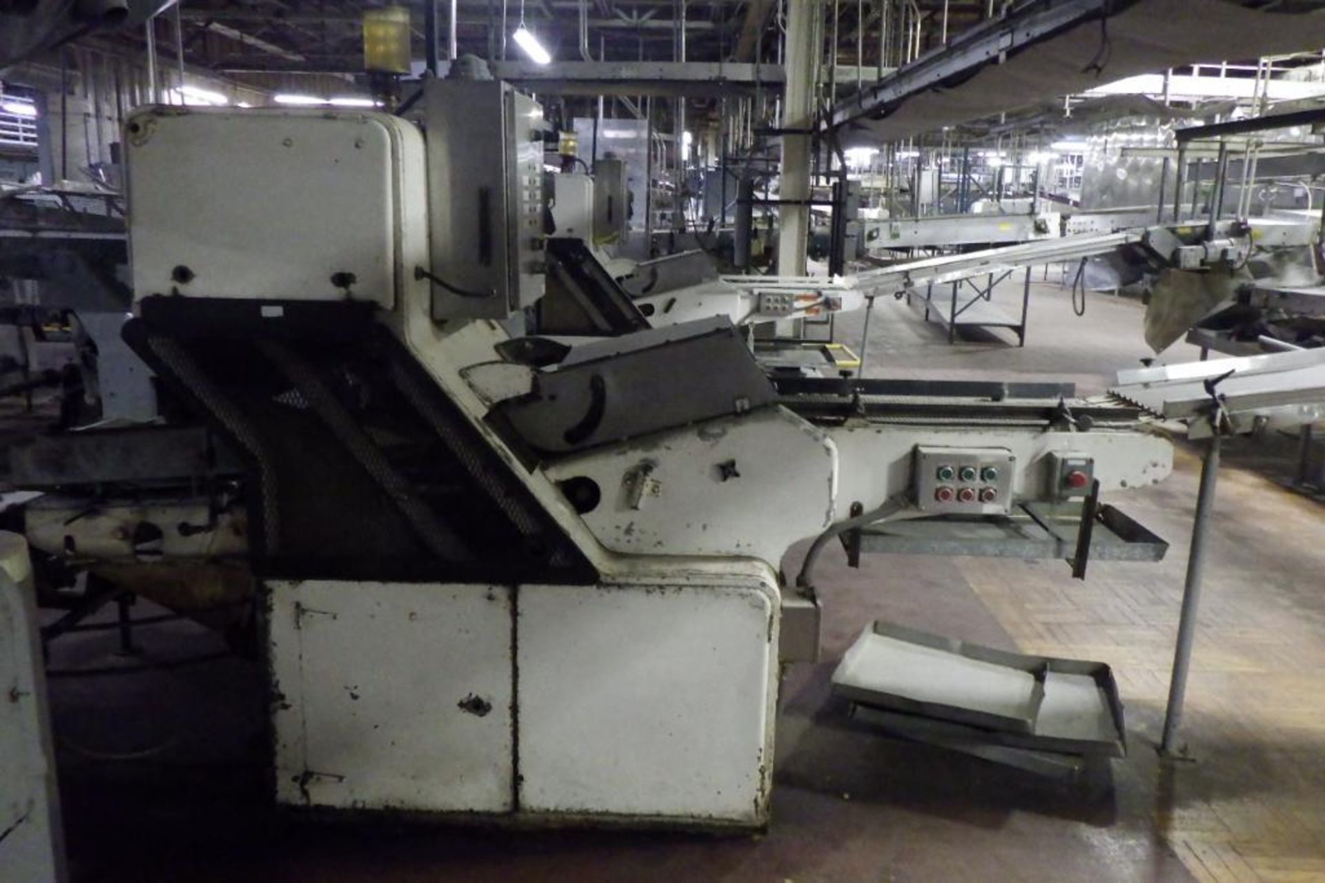 Bread loaf slicing and packing line - Image 15 of 33