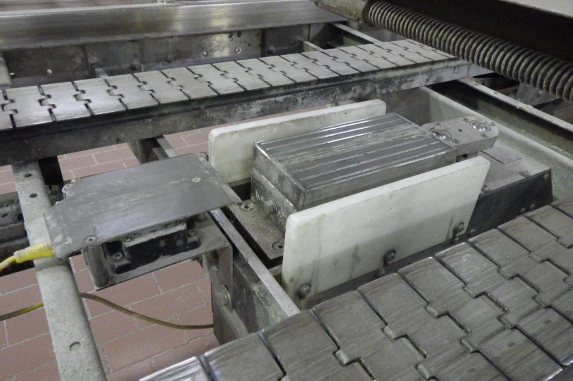 Burford pan controller conveyor and pan shaker - Image 8 of 16