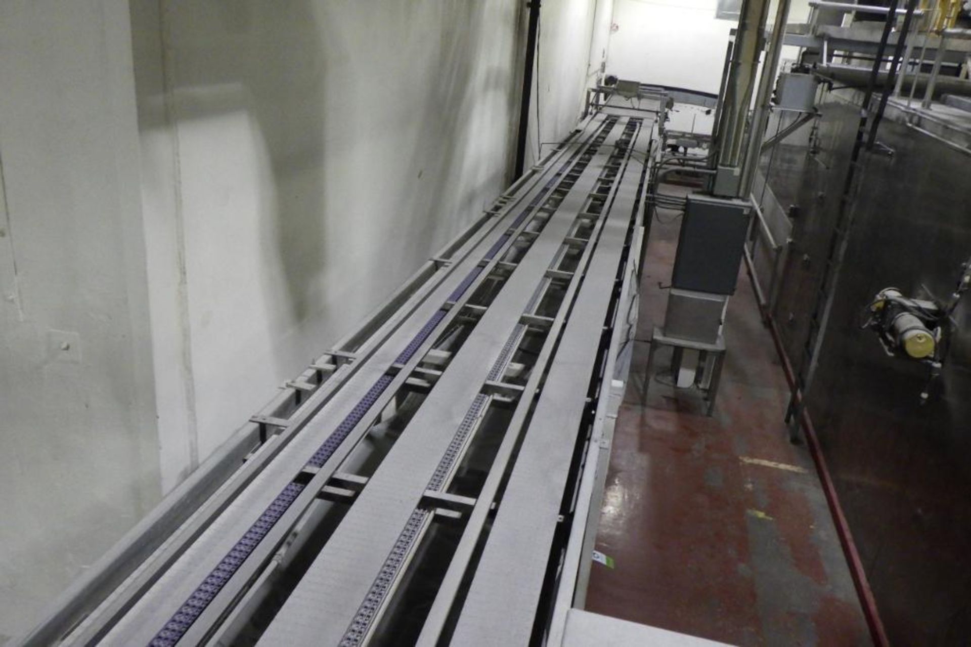 Overhead lid return conveyor - Image 10 of 17