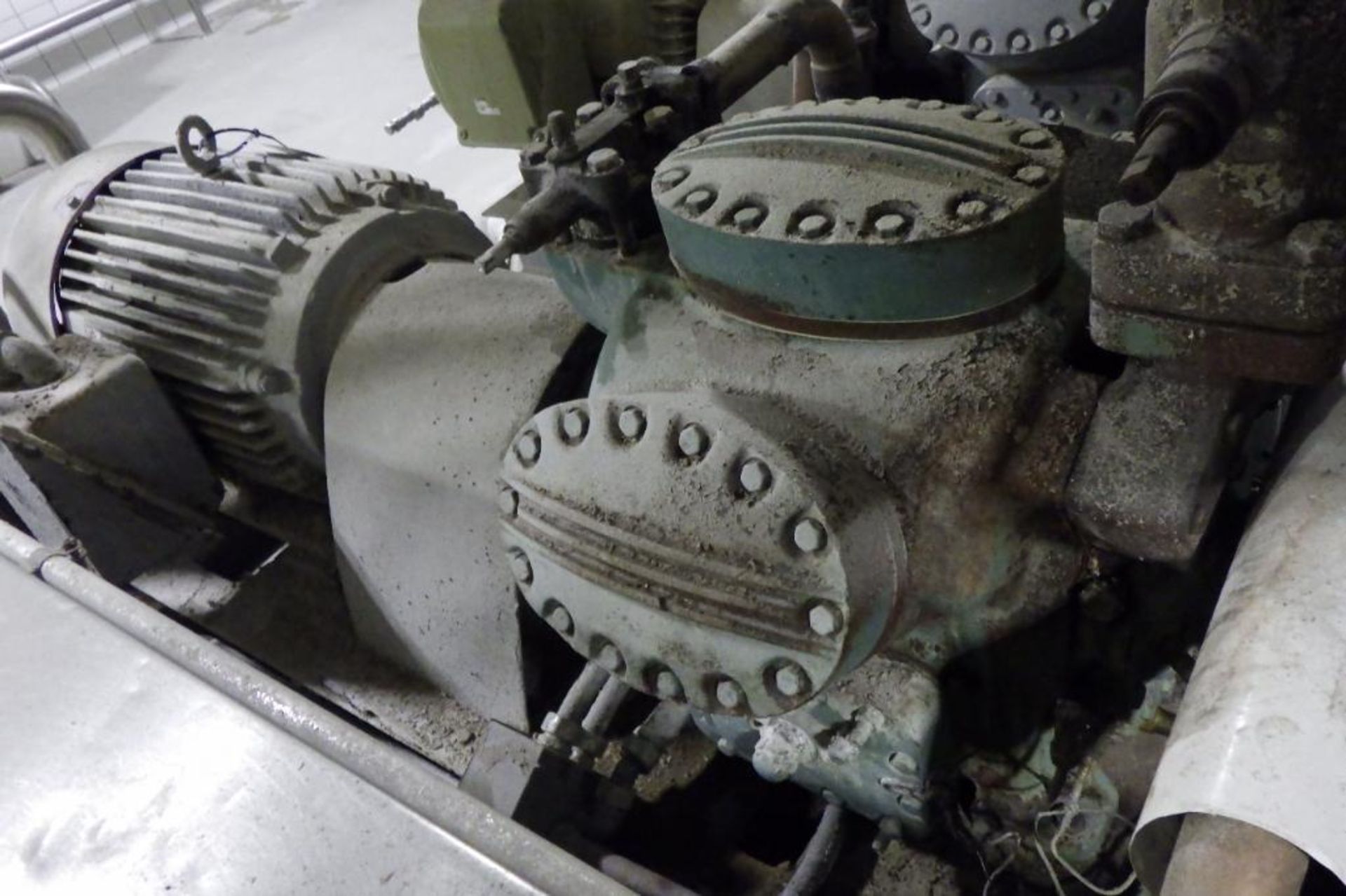 3 cylinder compressor - Image 6 of 8